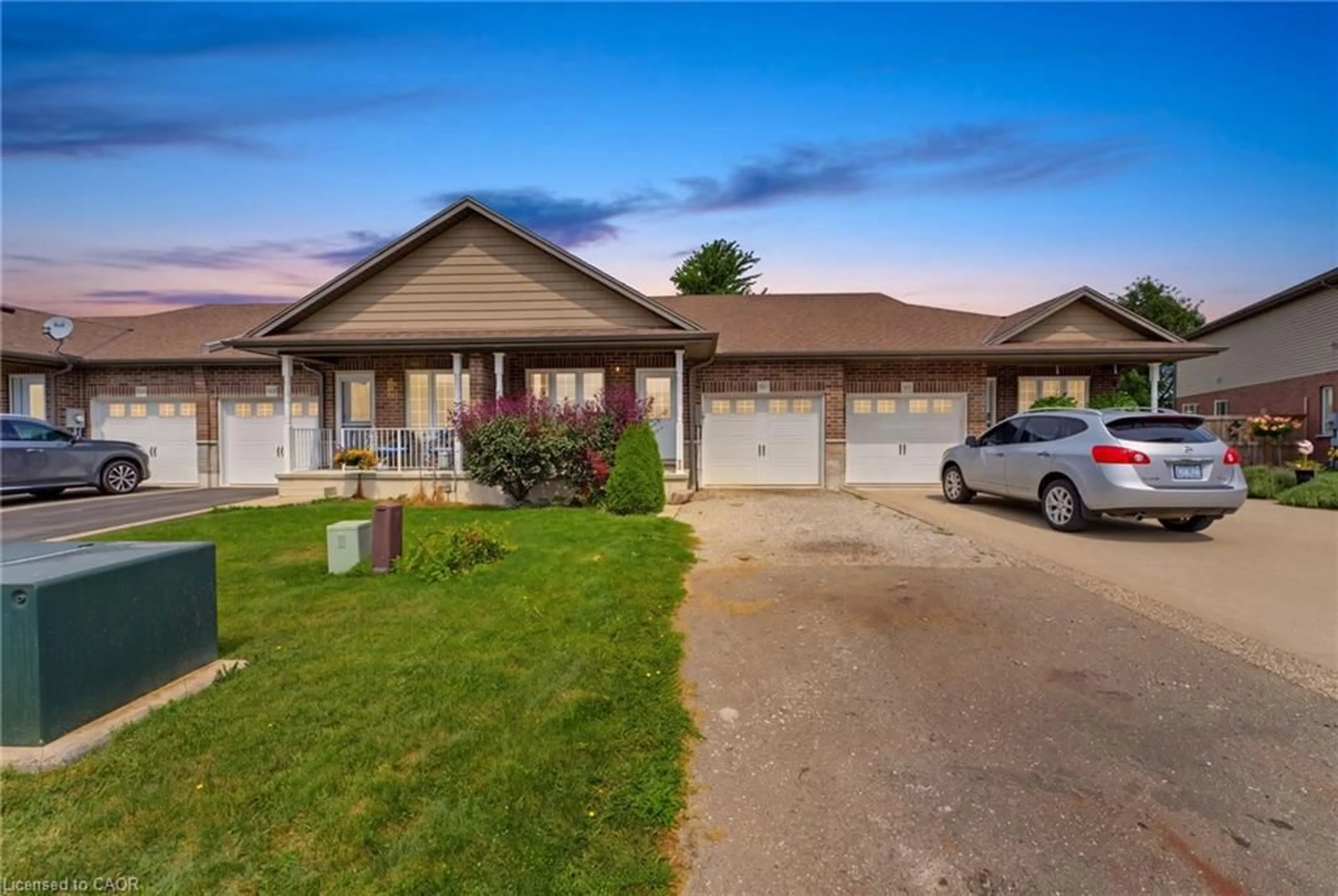 A pic from outside/outdoor area/front of a property/back of a property/a pic from drone, street for 97 Macneil Crt, Hagersville Ontario N0A 1H0