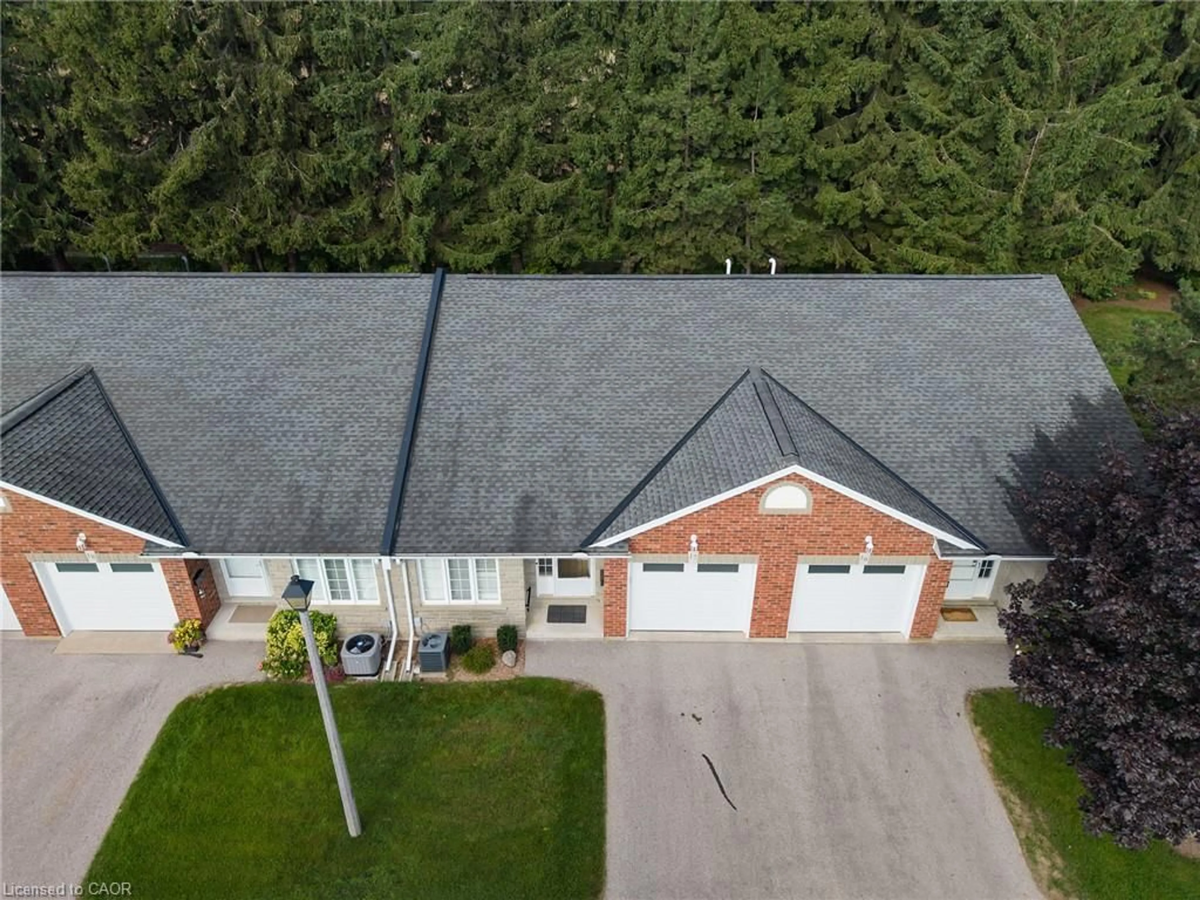 A pic from outside/outdoor area/front of a property/back of a property/a pic from drone, street for 150 Oak St #17, Simcoe Ontario N3Y 5M5