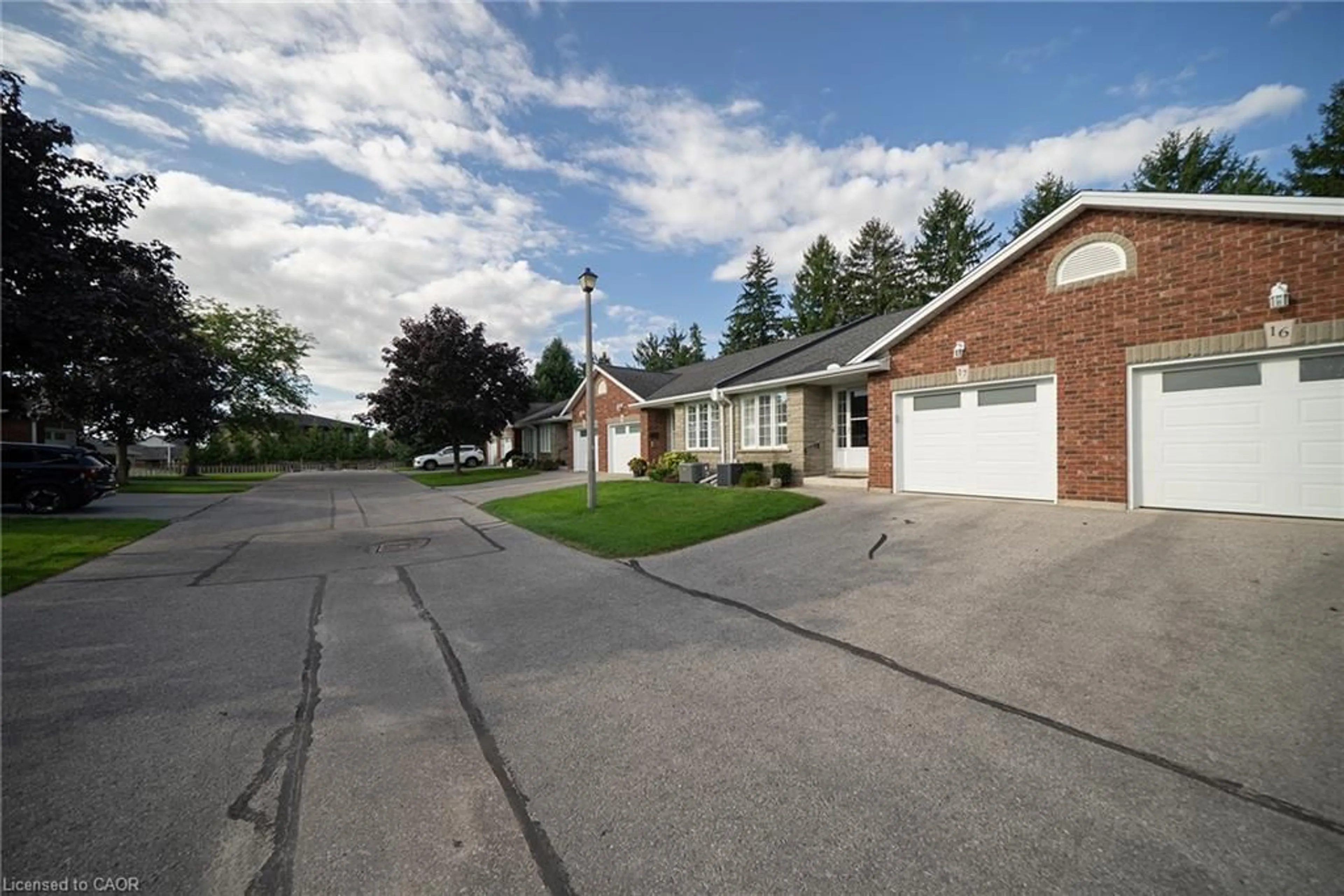 A pic from outside/outdoor area/front of a property/back of a property/a pic from drone, street for 150 Oak St #17, Simcoe Ontario N3Y 5M5