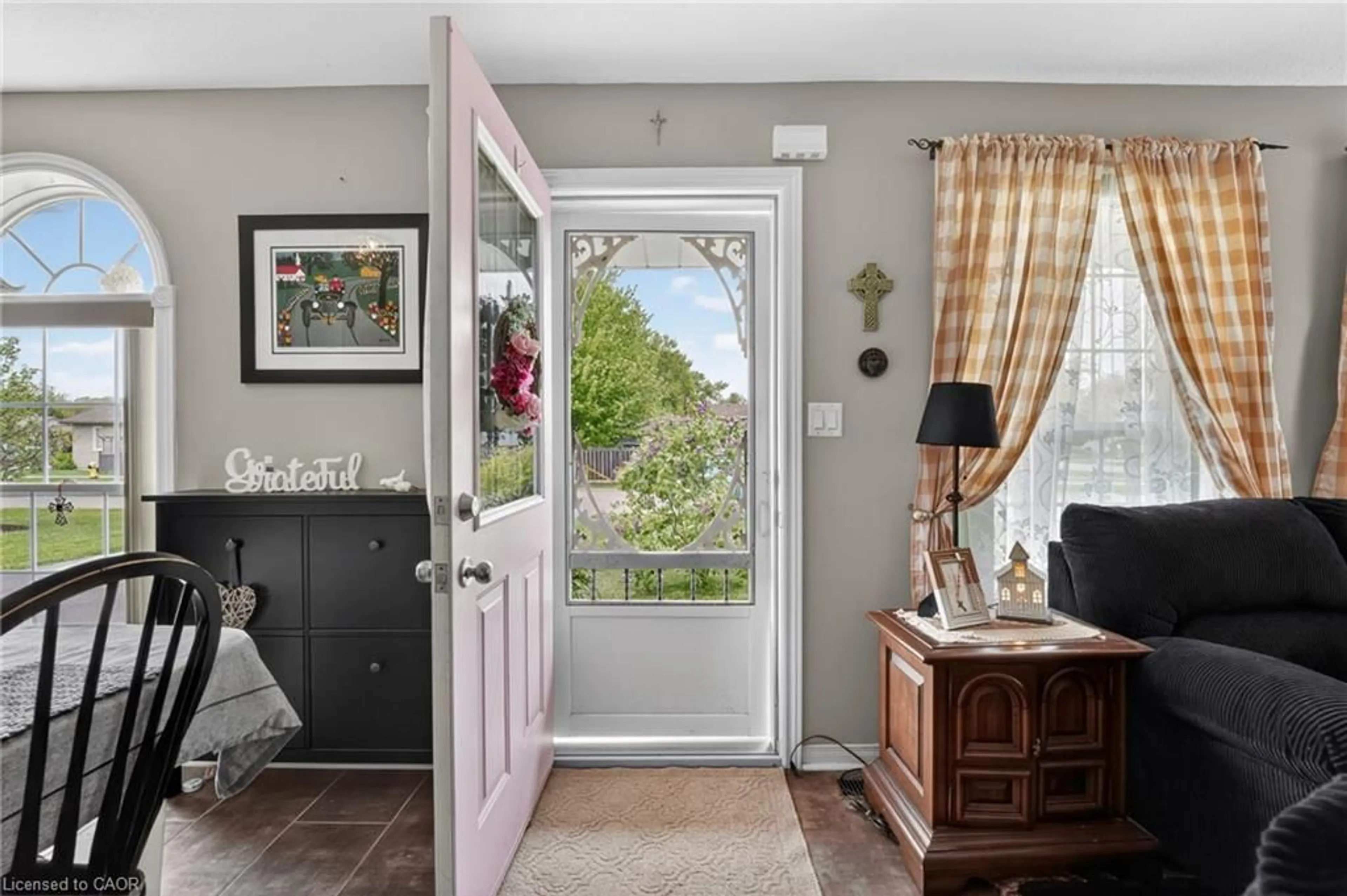 Indoor entryway for 11 Rochelle Cres, Ridgeway Ontario L0S 1N0