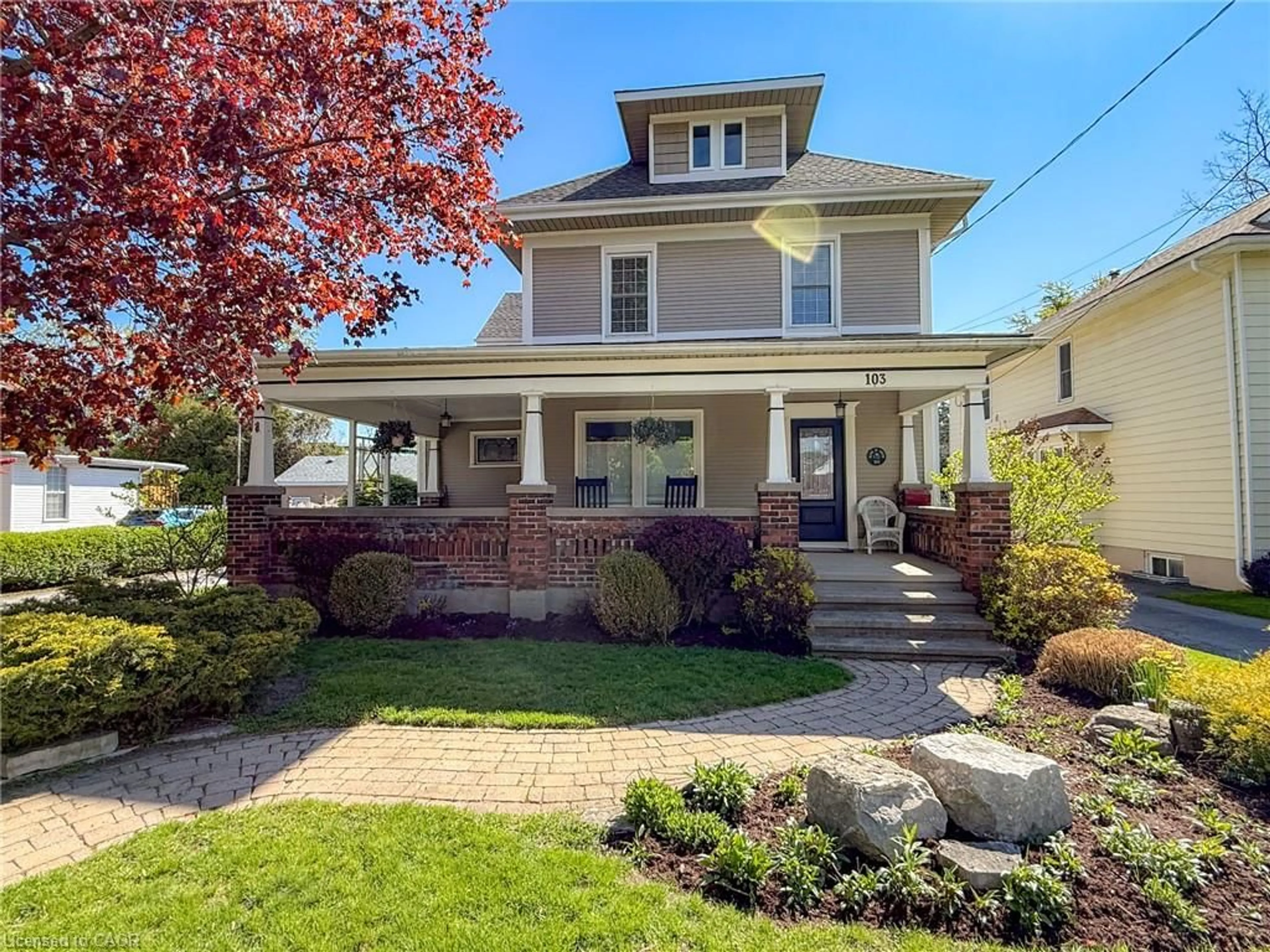 Home with vinyl exterior material, street for 103 Main St, Waterford Ontario N0E 1Y0