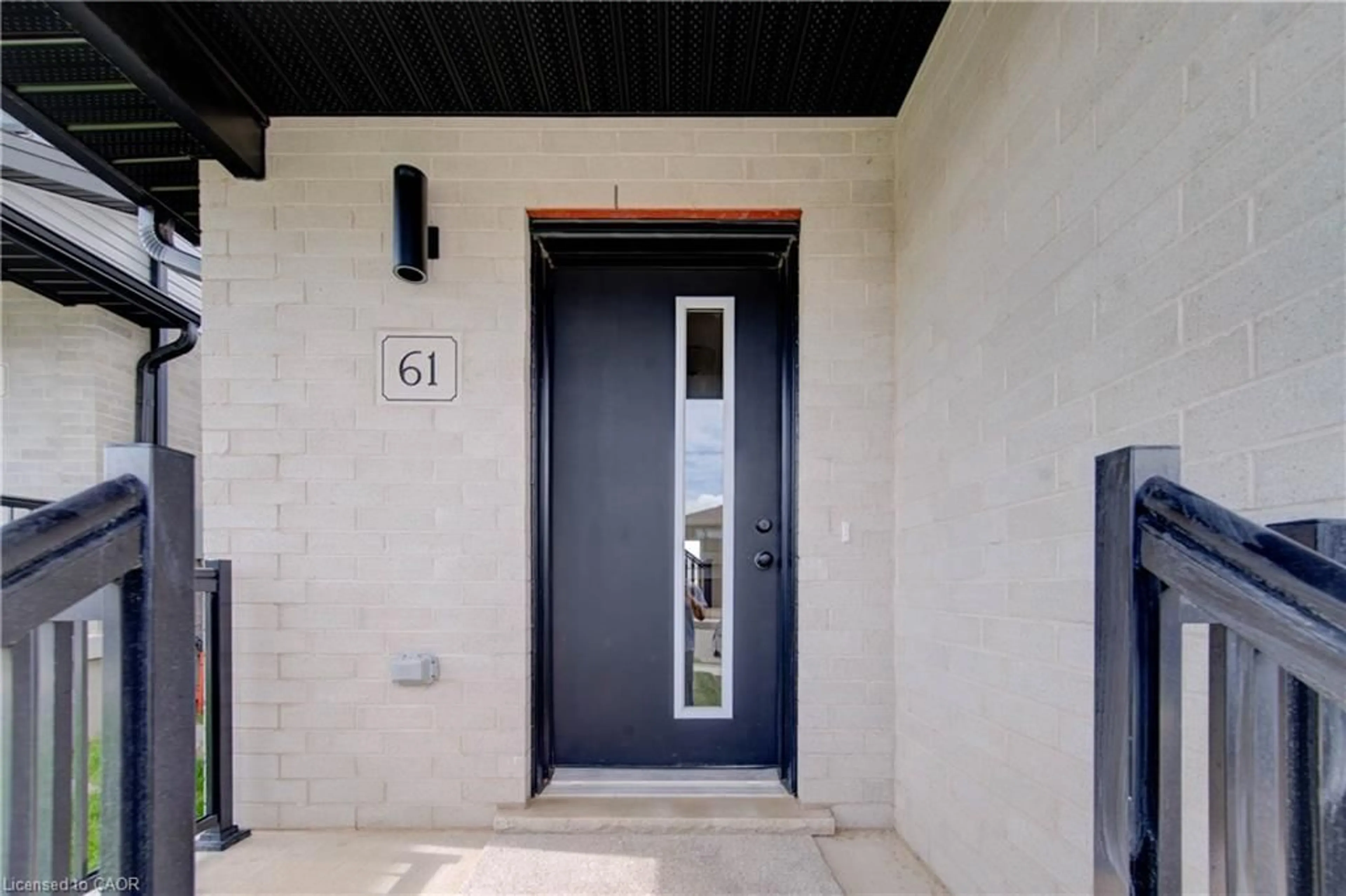 Indoor entryway for 61 Newstead Rd, Paris Ontario N3L 0P5