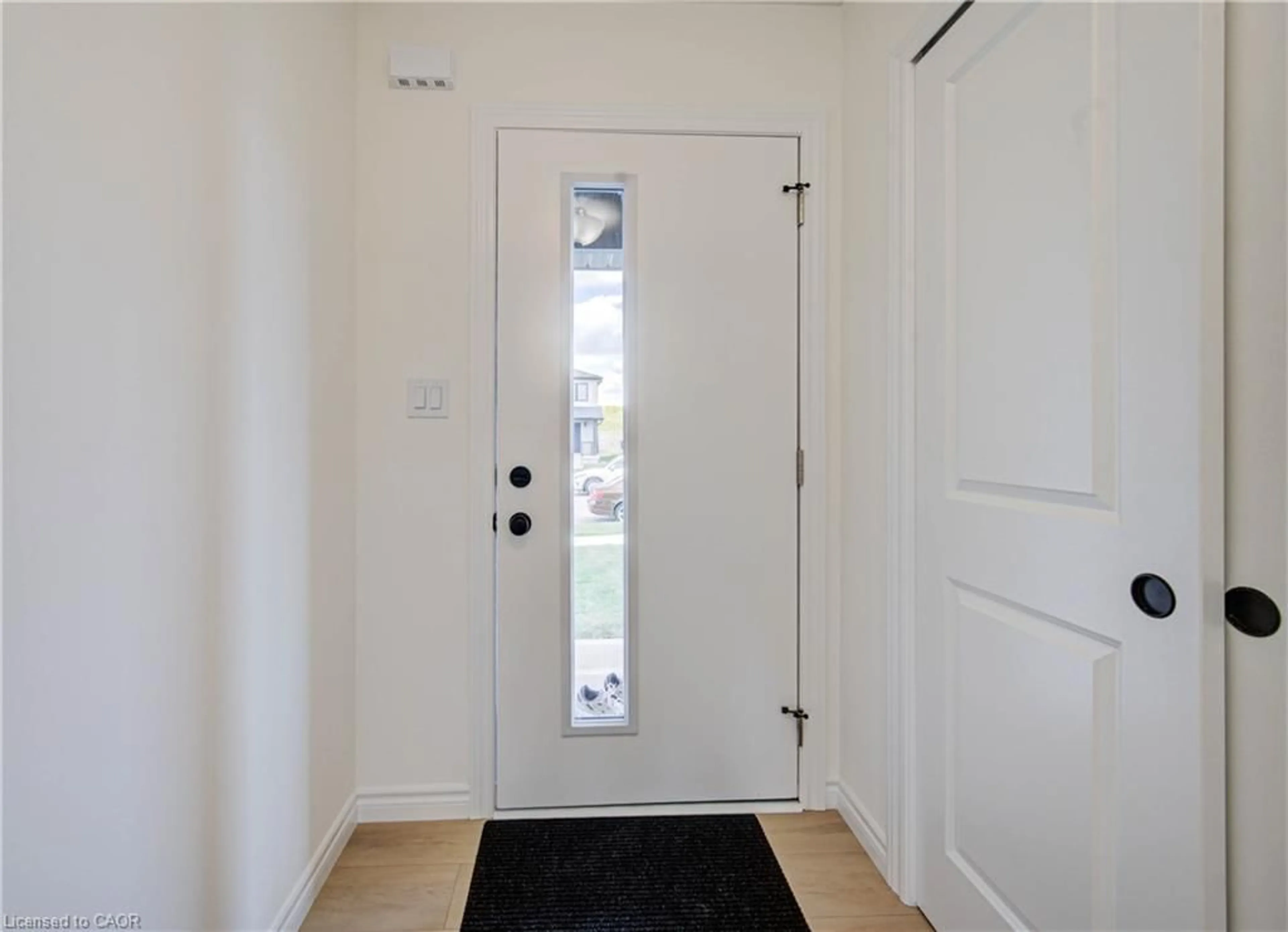 Indoor entryway for 61 Newstead Rd, Paris Ontario N3L 0P5