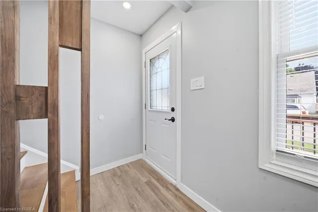49 Seventh Ave, Brantford 3