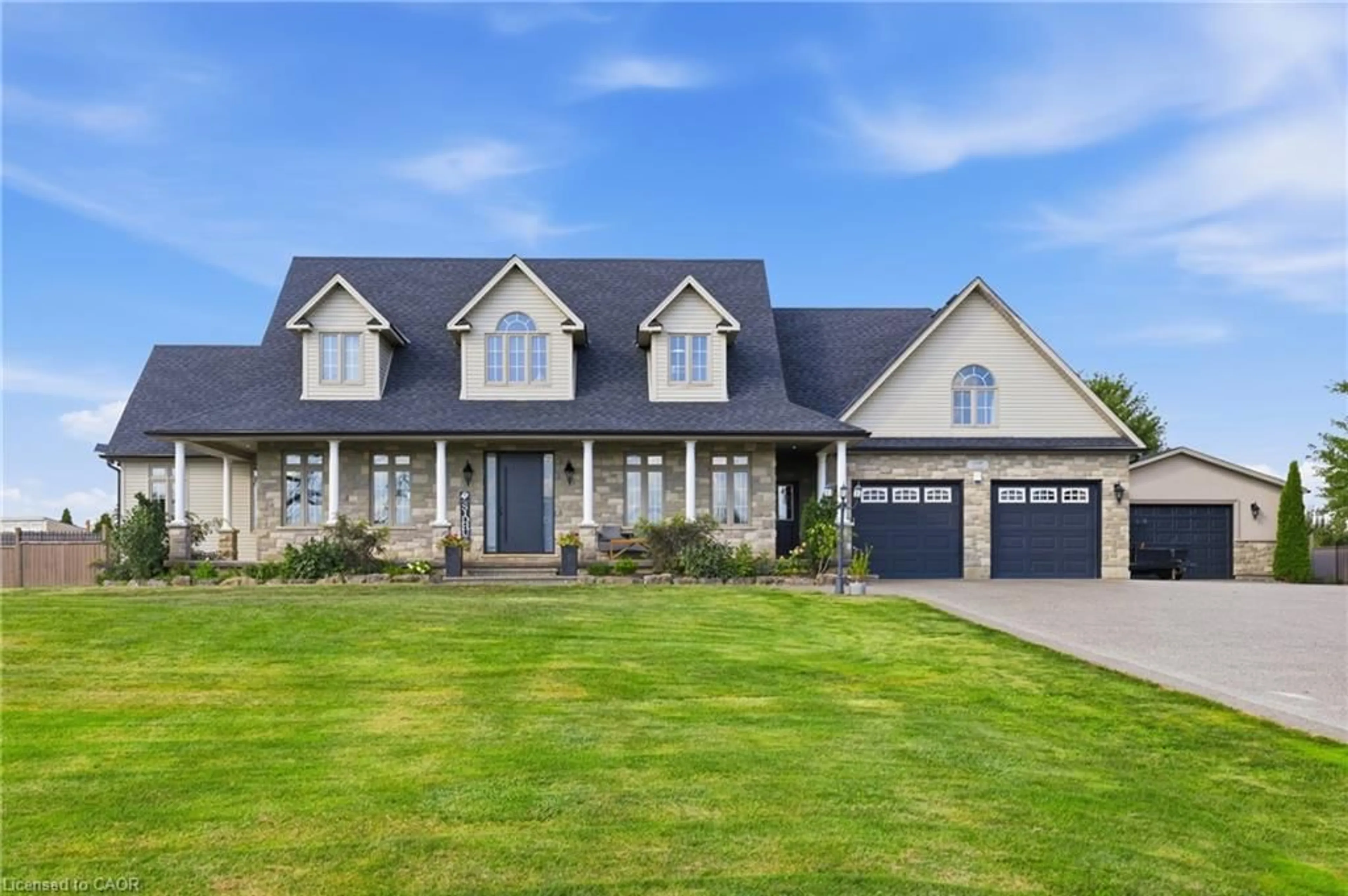 Home with vinyl exterior material, unknown for 3140 Kirk Rd, Binbrook Ontario L0R 1C0