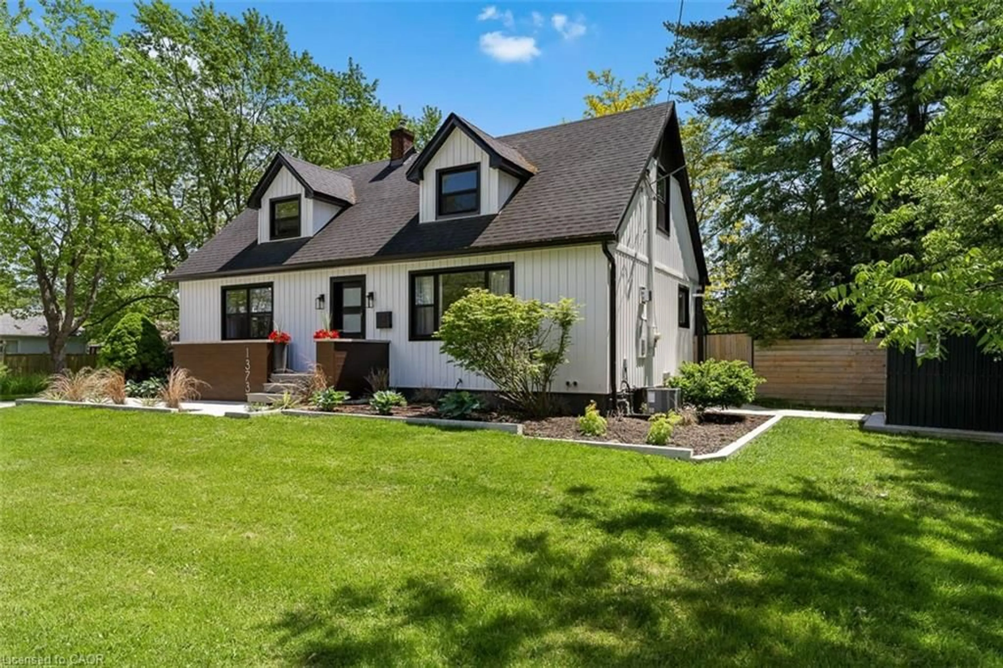 Home with vinyl exterior material, street for 1373 Orchard Ave, Fort Erie Ontario L2A 3E5