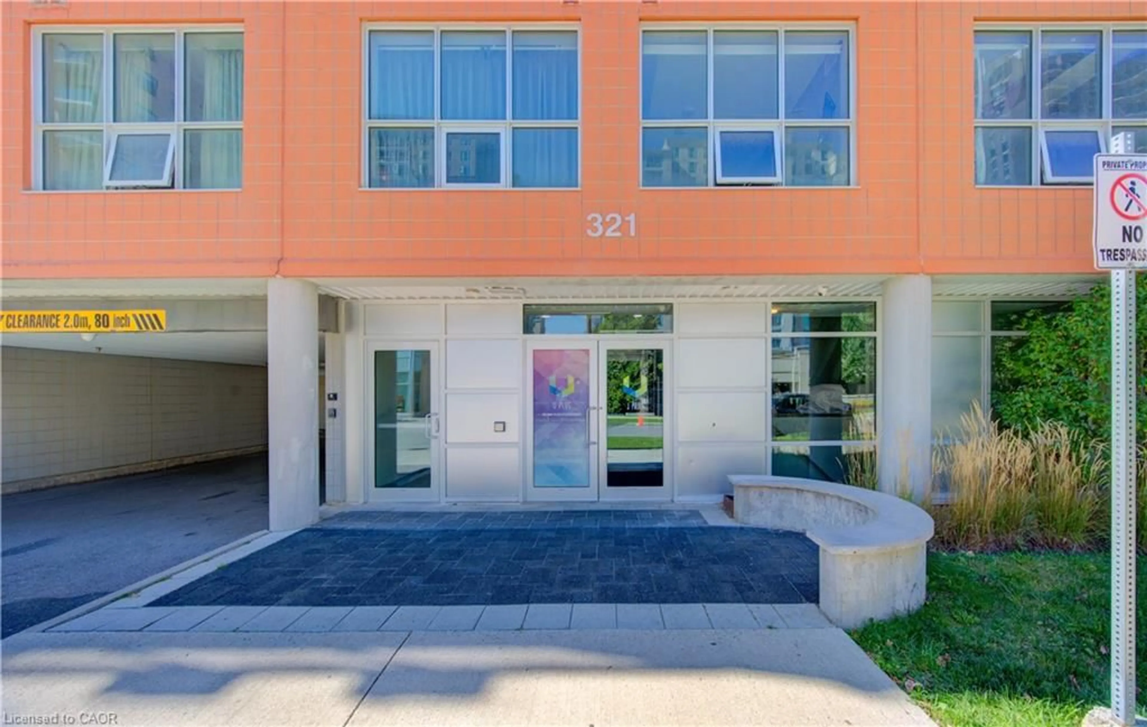 Indoor foyer for 321 Spruce St #102, Waterloo Ontario N2L 0G4