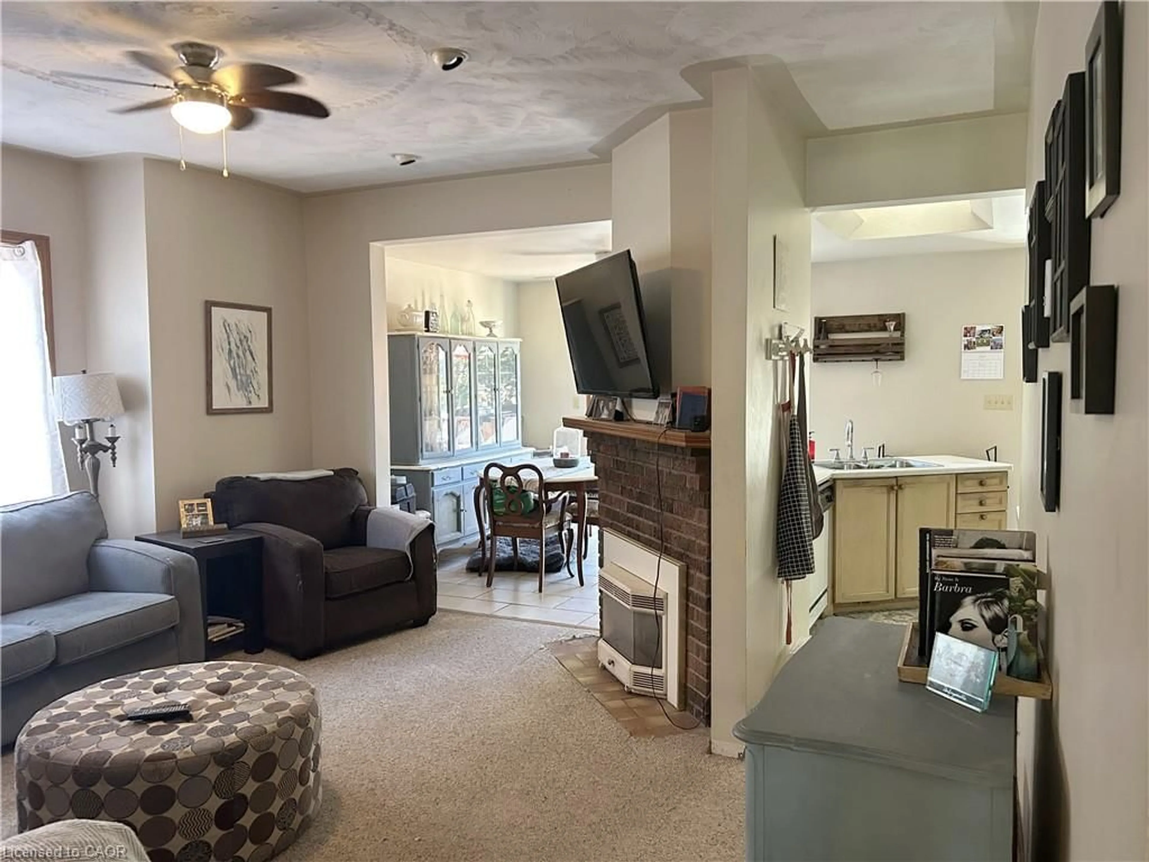 Living room with furniture, unknown for 100 - 102 Stanley St, Simcoe Ontario N3Y 1M4