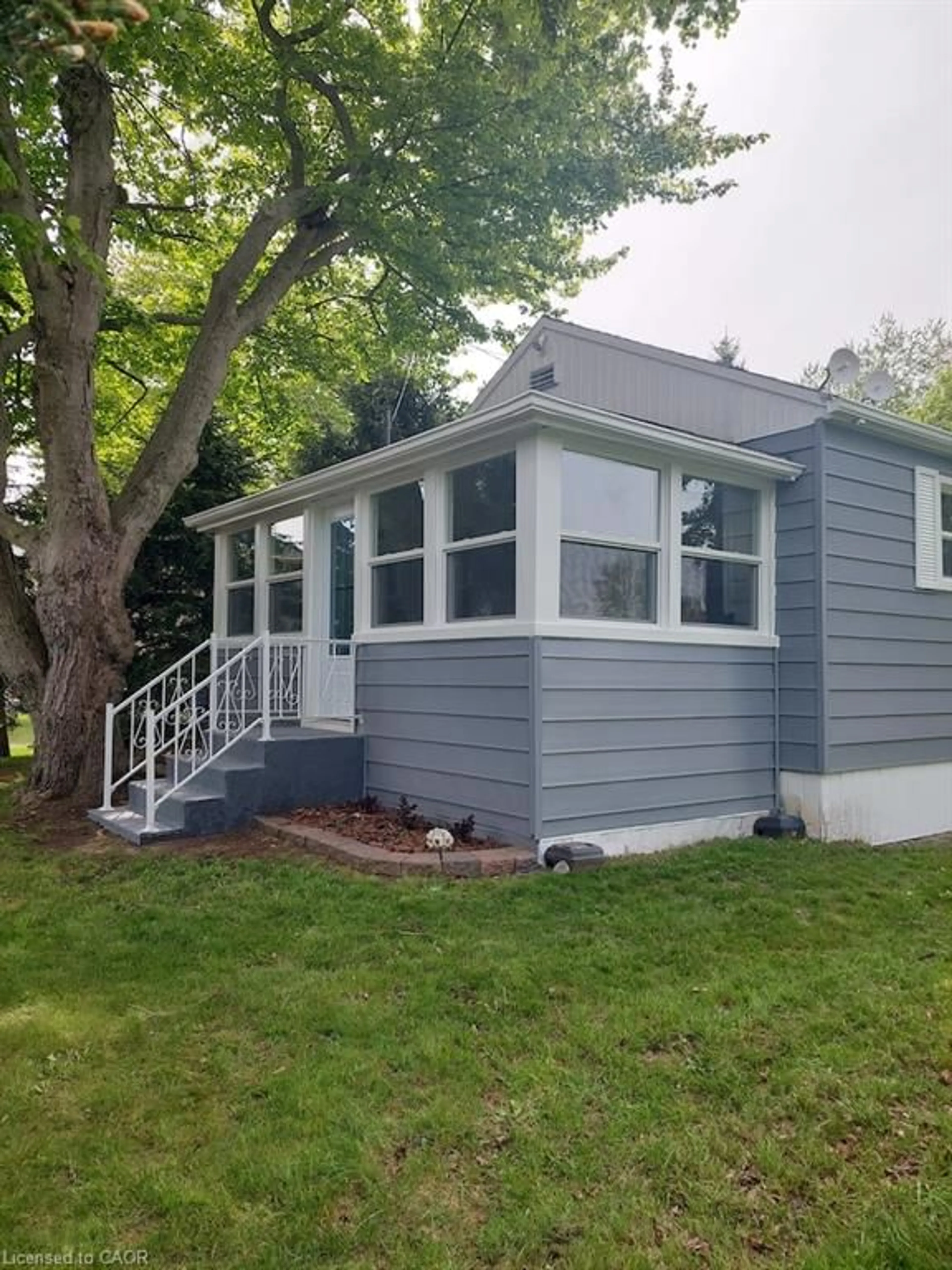 Home with vinyl exterior material, unknown for 12189 Augustine Rd, Wainfleet Ontario L0S 1V0