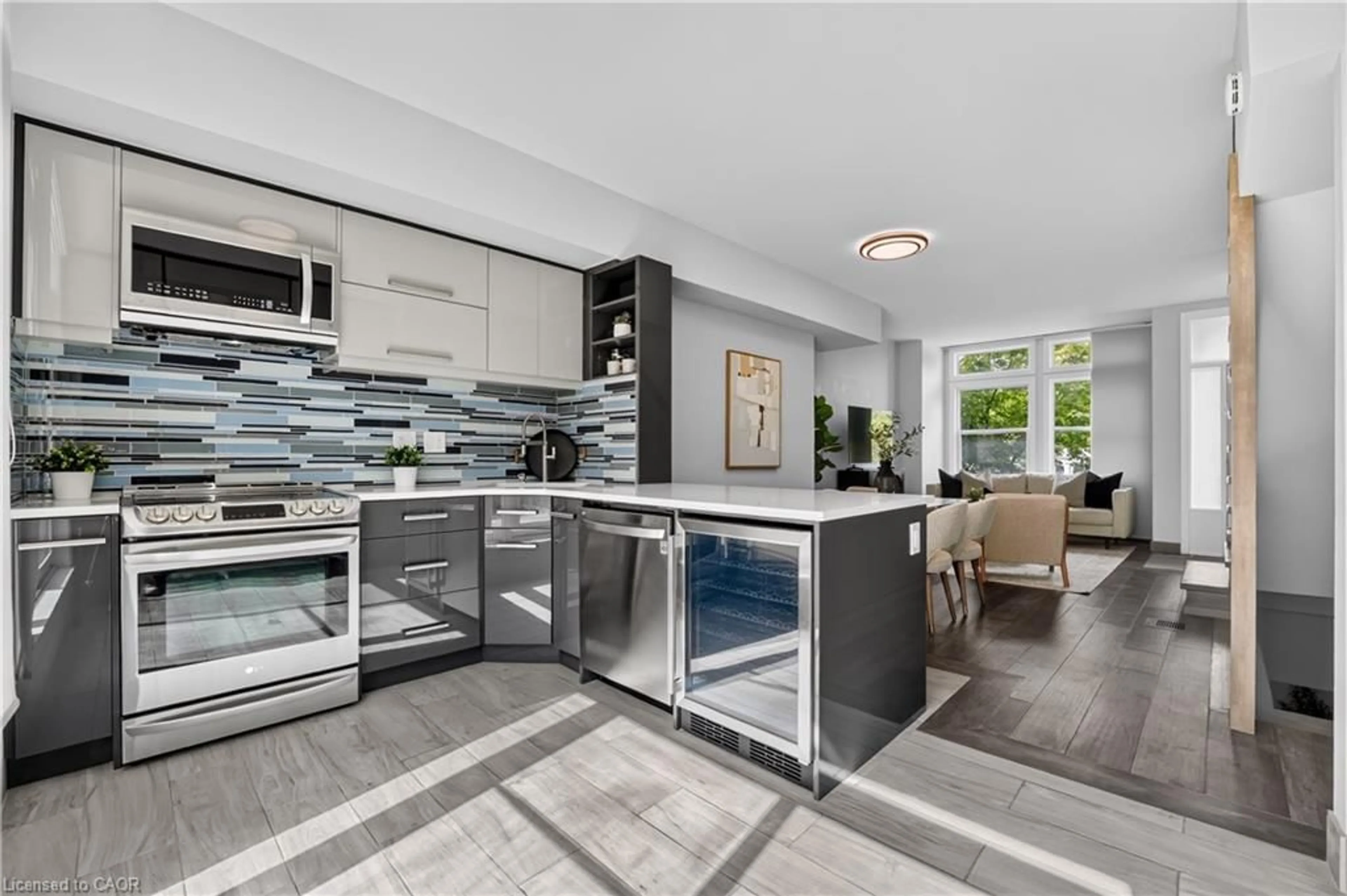 Open concept kitchen, ceramic/tile floor for 30 Michael Power Pl, Greater Toronto Ontario M9A 5G9