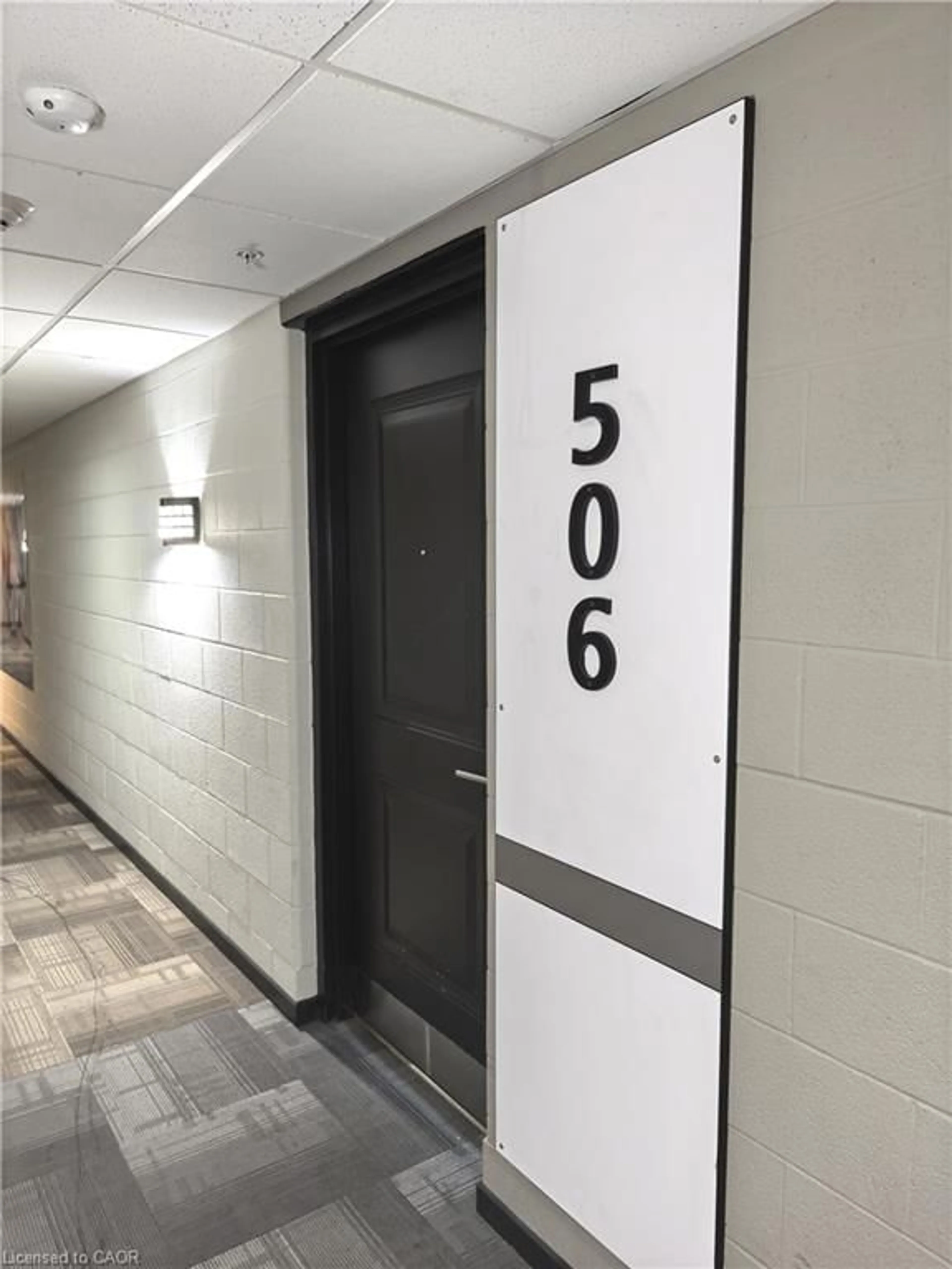 Indoor foyer for 1291 Gordon St #506, Guelph Ontario N1L 0M5