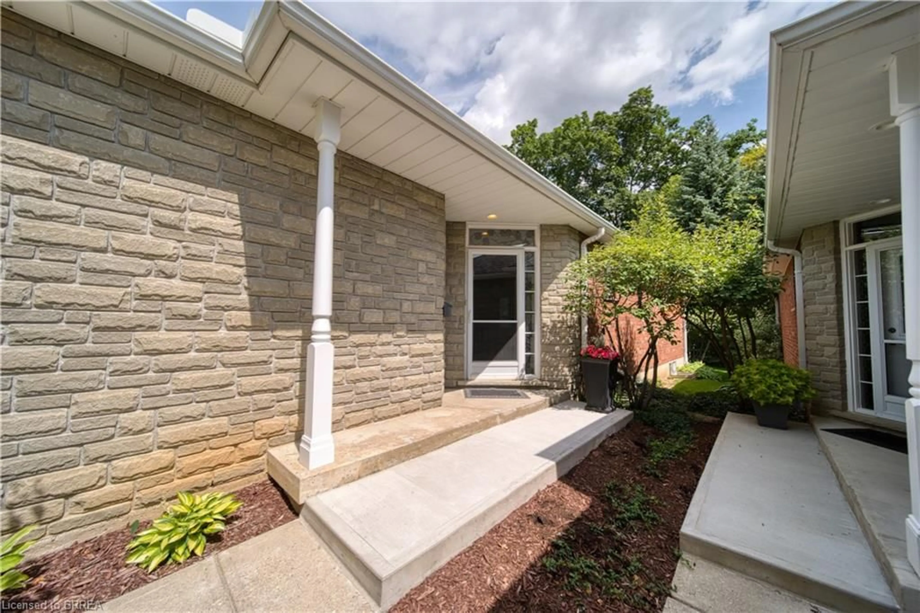 Home with brick exterior material, street for 115 Glenwood Dr #26, Brantford Ontario N3S 3G8