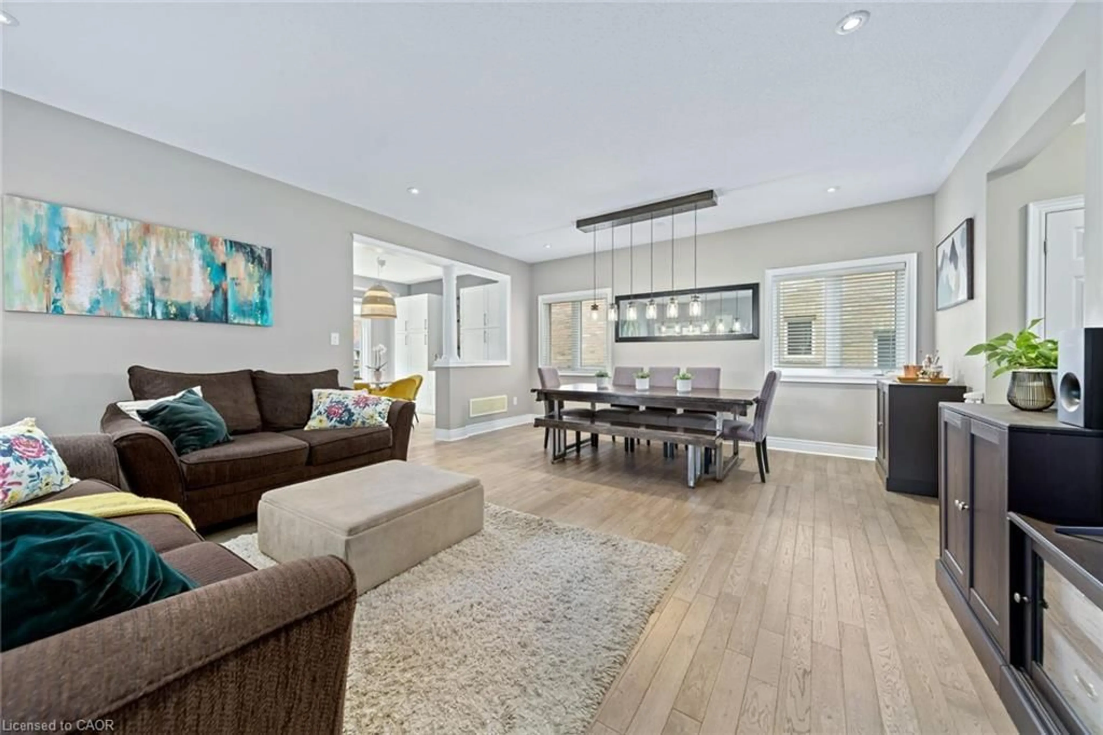 Living room with furniture, unknown for 8 Duffel Cres, Georgetown Ontario L7G 0H7