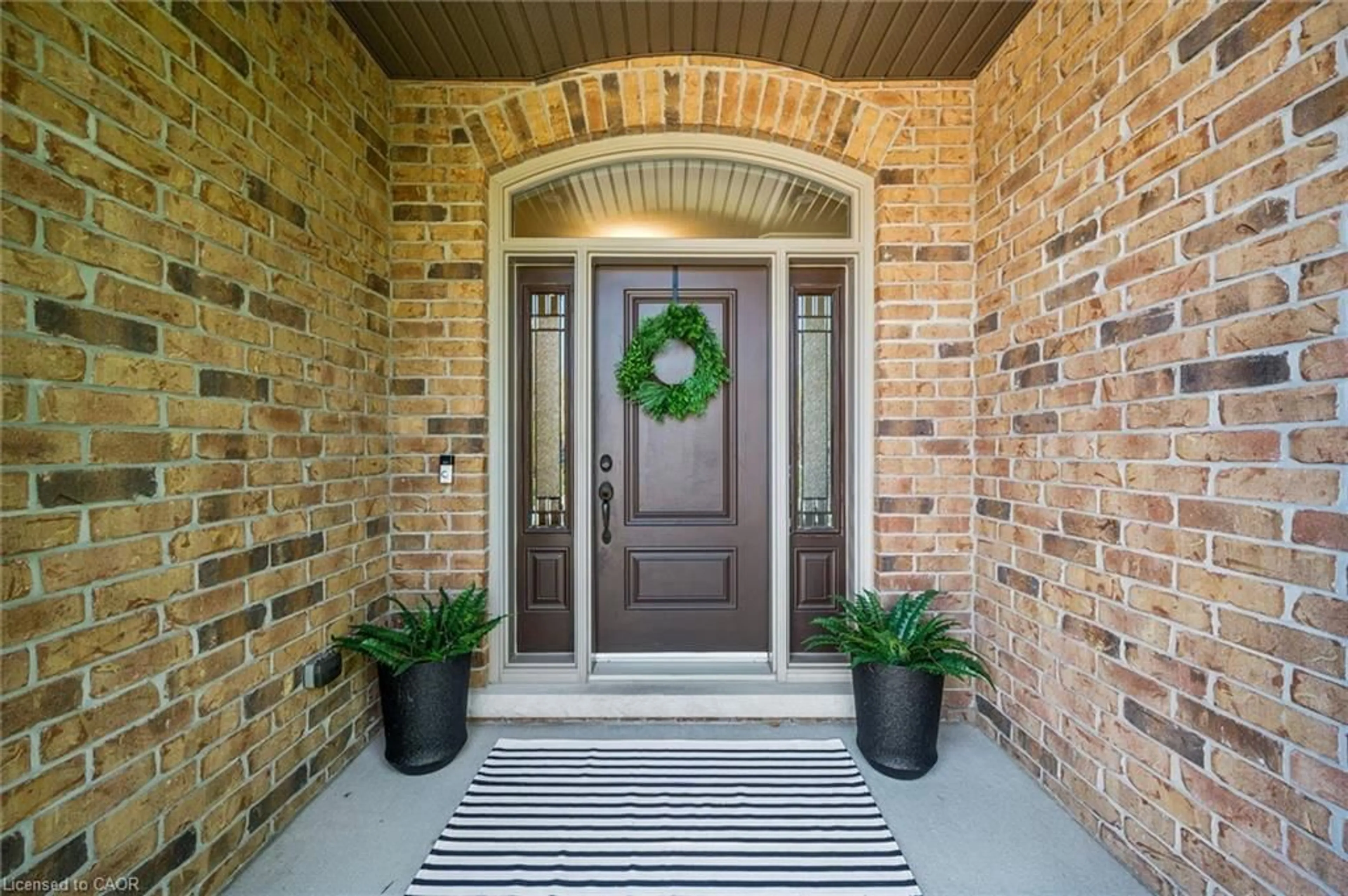 Indoor entryway for 828 Copper Ridge Dr, Waterloo Ontario N2K 0B5