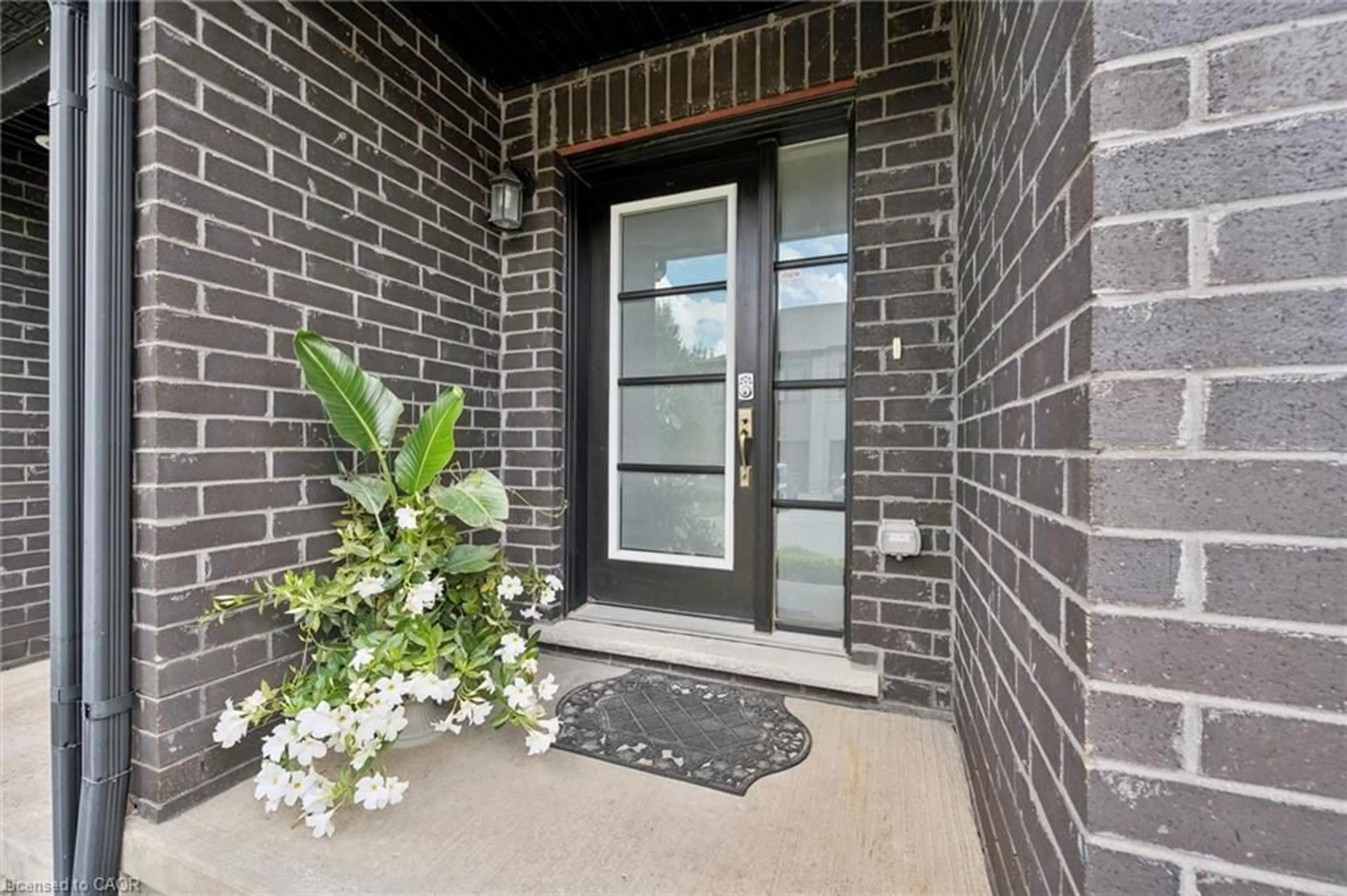 Indoor entryway for 91 Poppy Dr #3, Guelph Ontario N1L 0M6