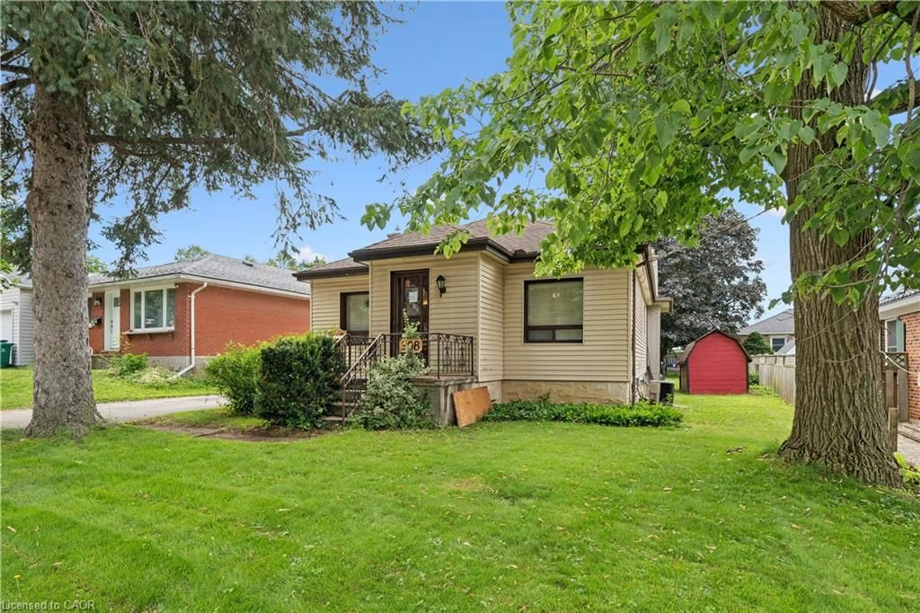 Unknown for 308 Moore St, Cambridge Ontario N3H 3A7