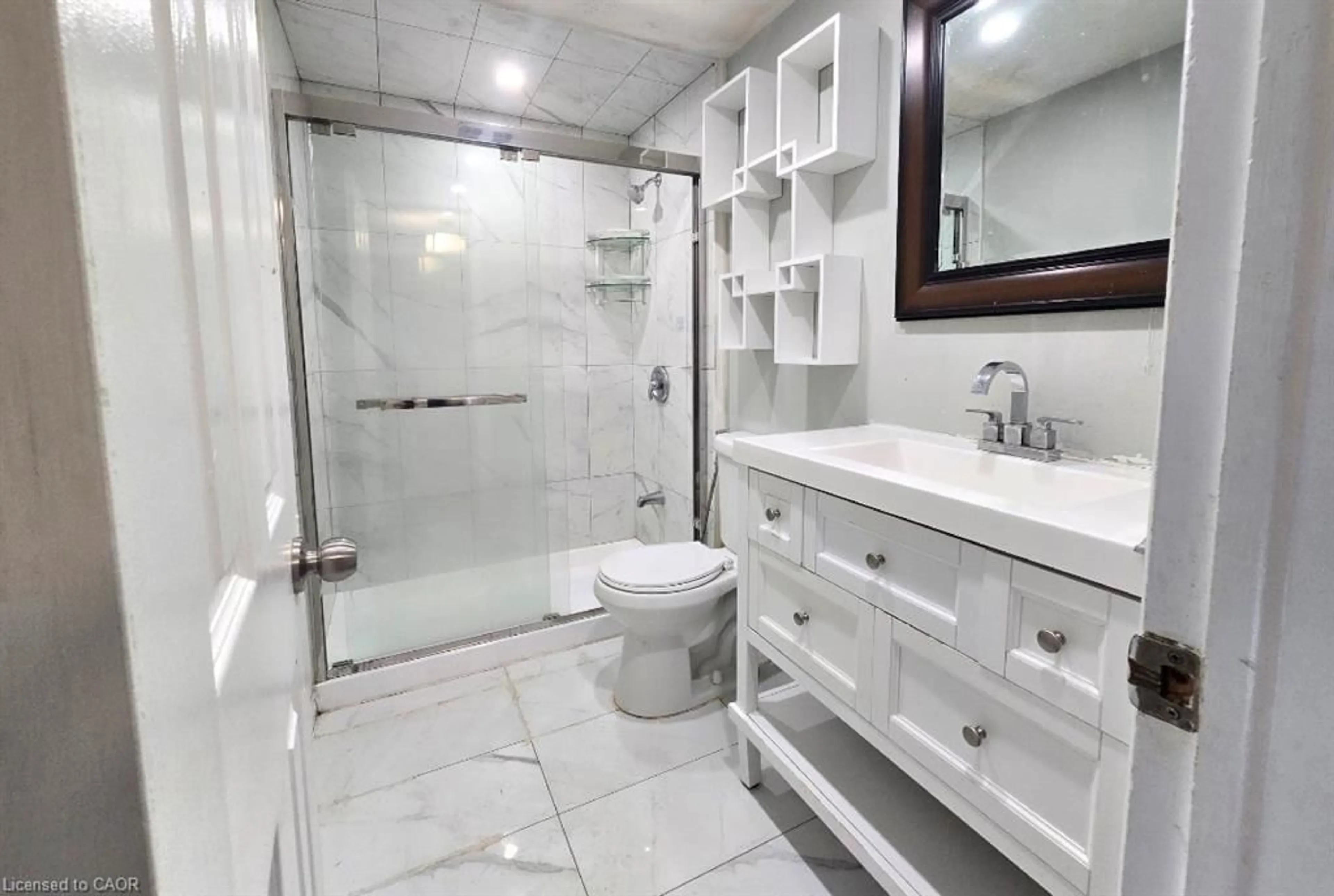Standard bathroom, ceramic/tile floor for 1600 Culver Dr #20, London Ontario N5V 3H5