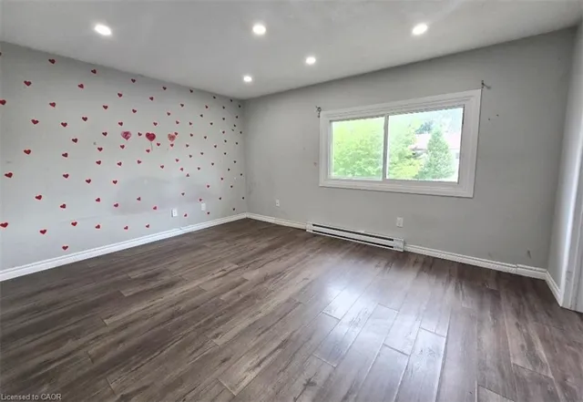 1600 Culver Dr #20, London 3