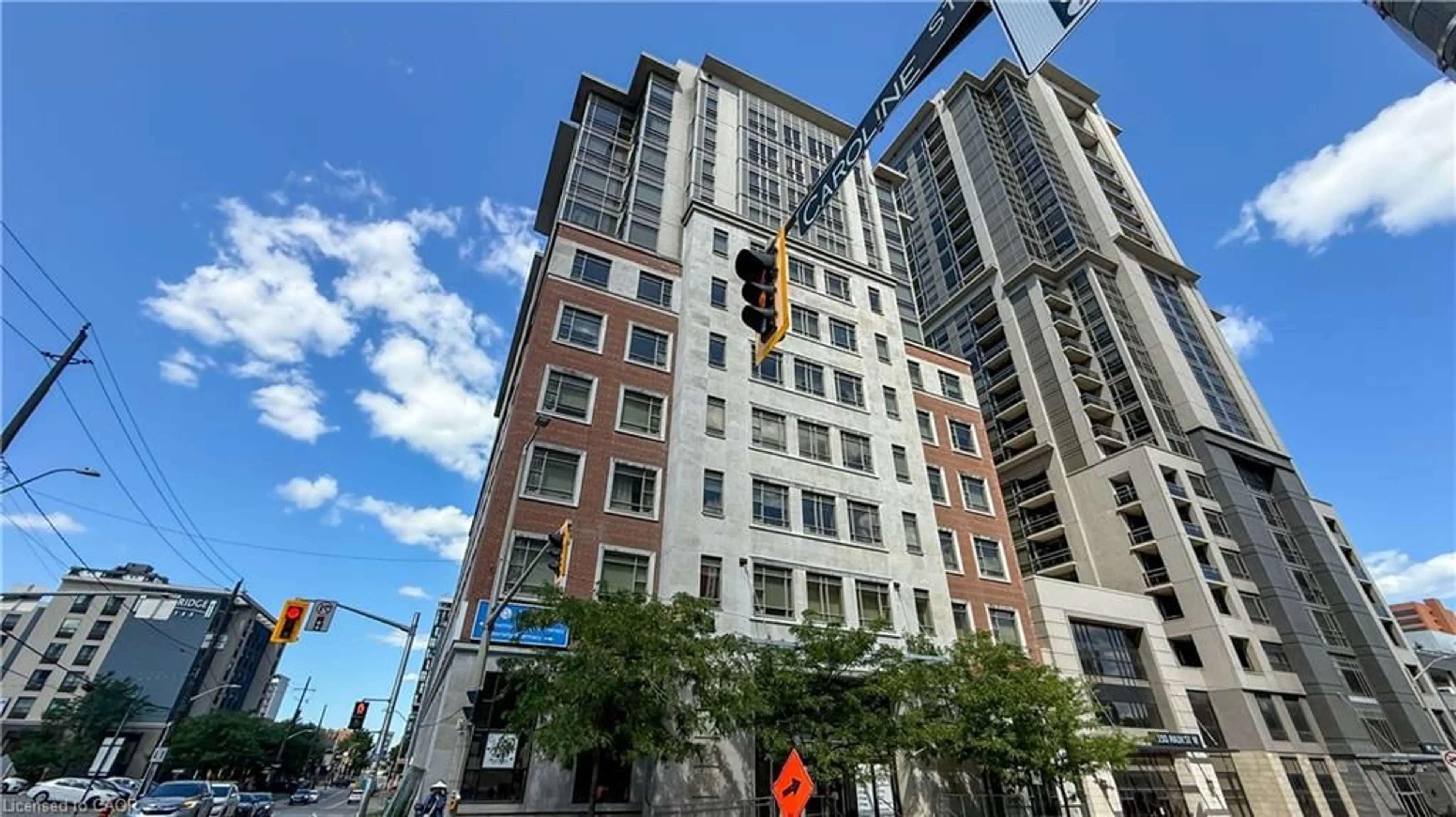 Indoor foyer for 150 Main St #314, Hamilton Ontario L8P 1H8