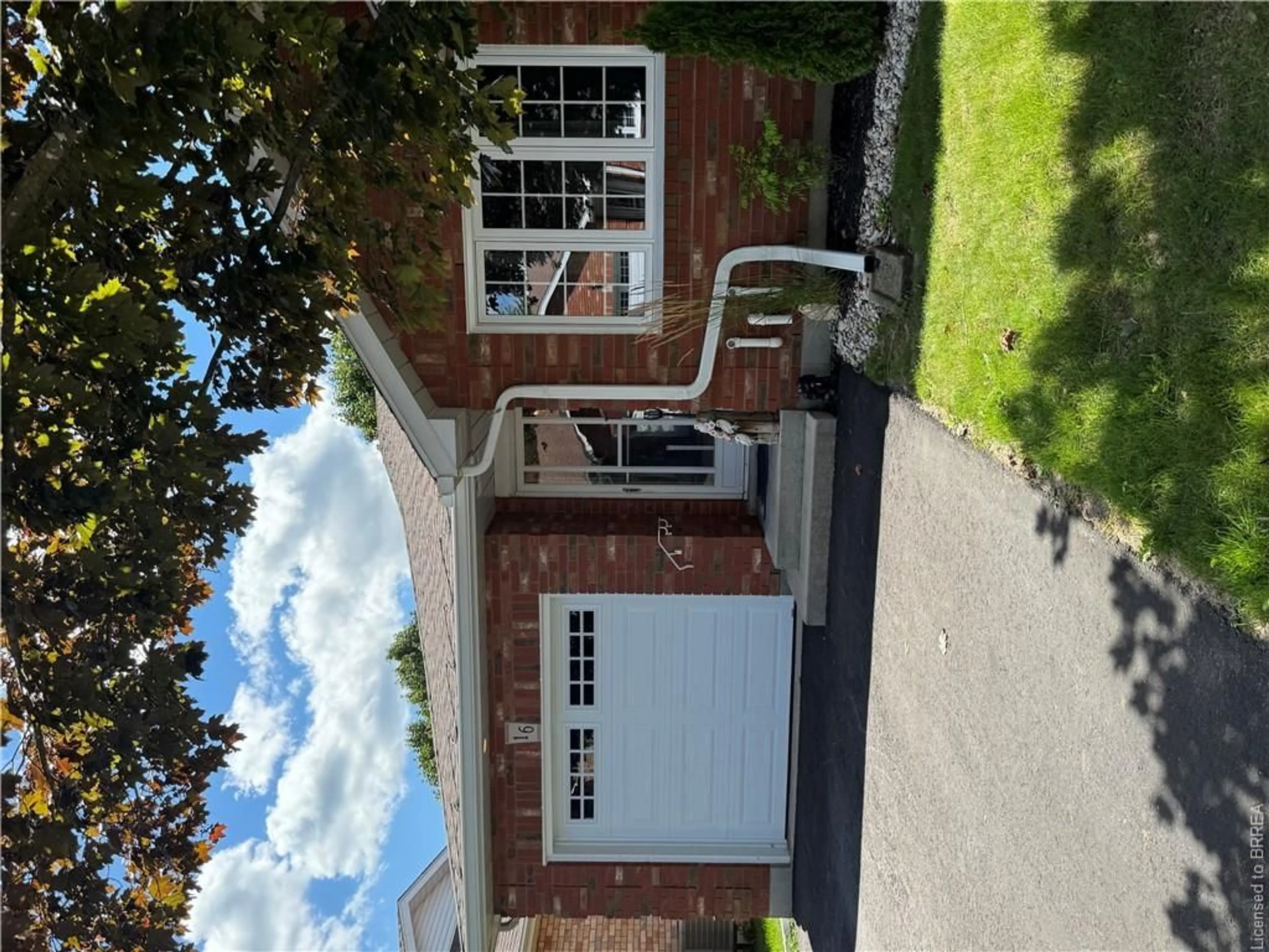 A pic from outside/outdoor area/front of a property/back of a property/a pic from drone, street for 60 Whitlaw Way #16, Paris Ontario N3L 4C3