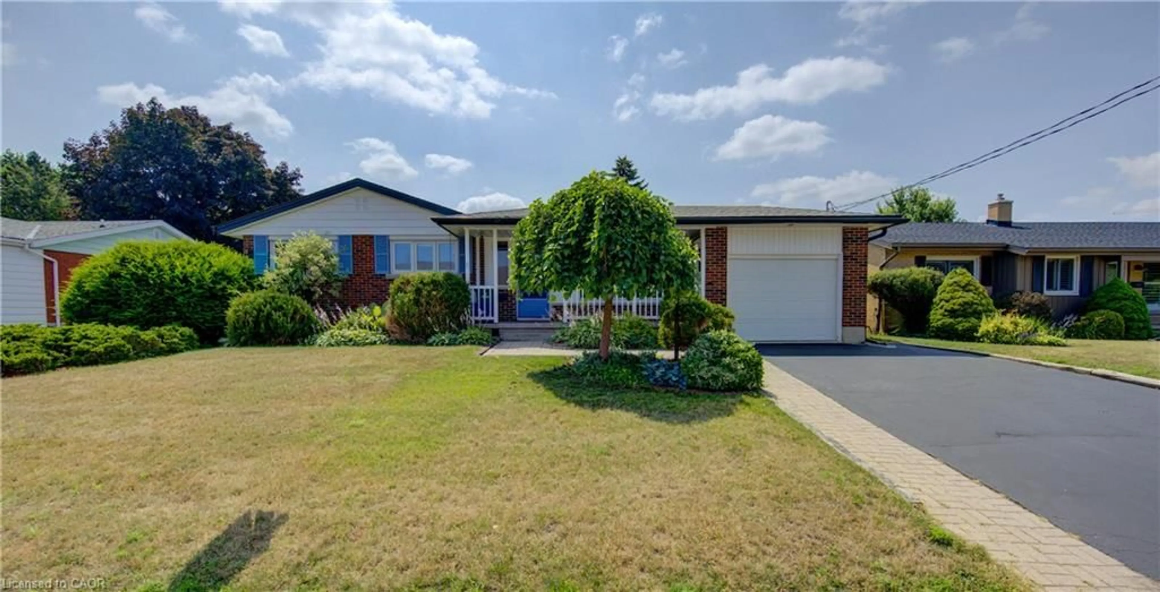 A pic from outside/outdoor area/front of a property/back of a property/a pic from drone, street for 139 Trafalgar Ave, Kitchener Ontario N2A 1Z5