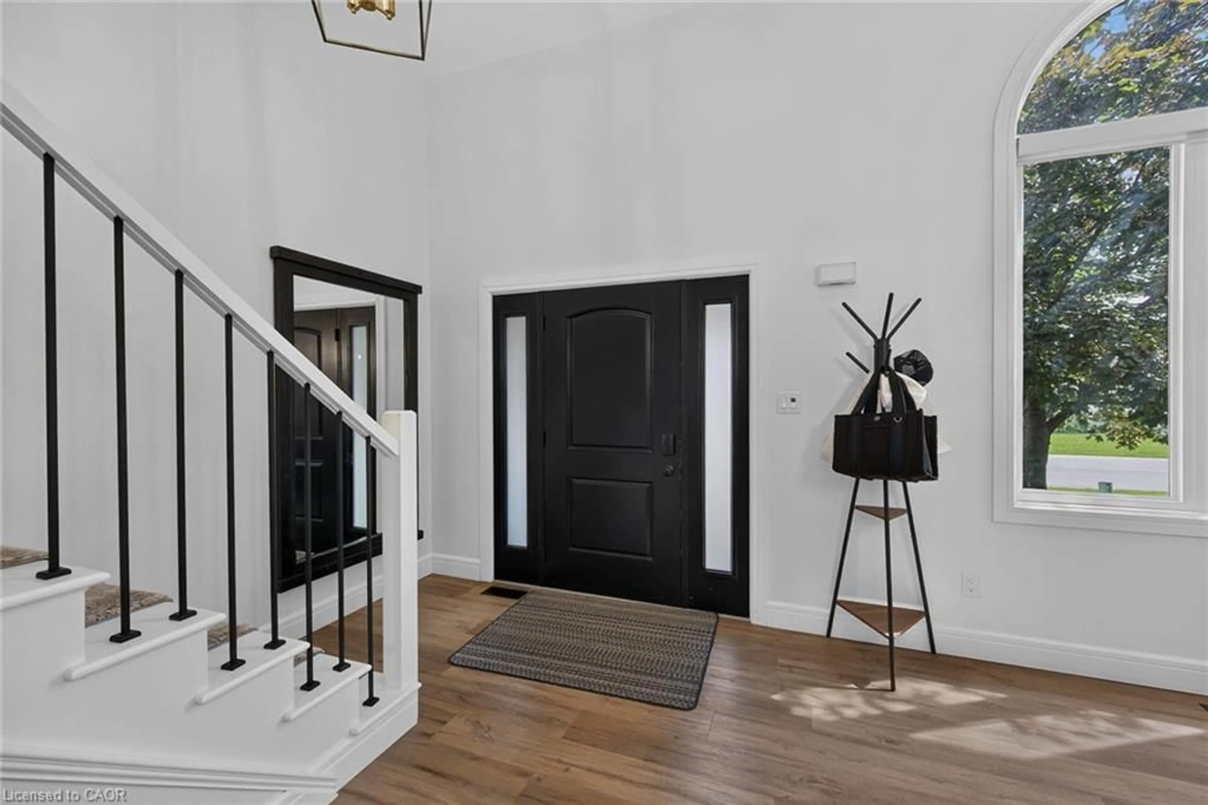 Indoor entryway for 3 Kintyre Crt, Caledonia Ontario N3W 1G8