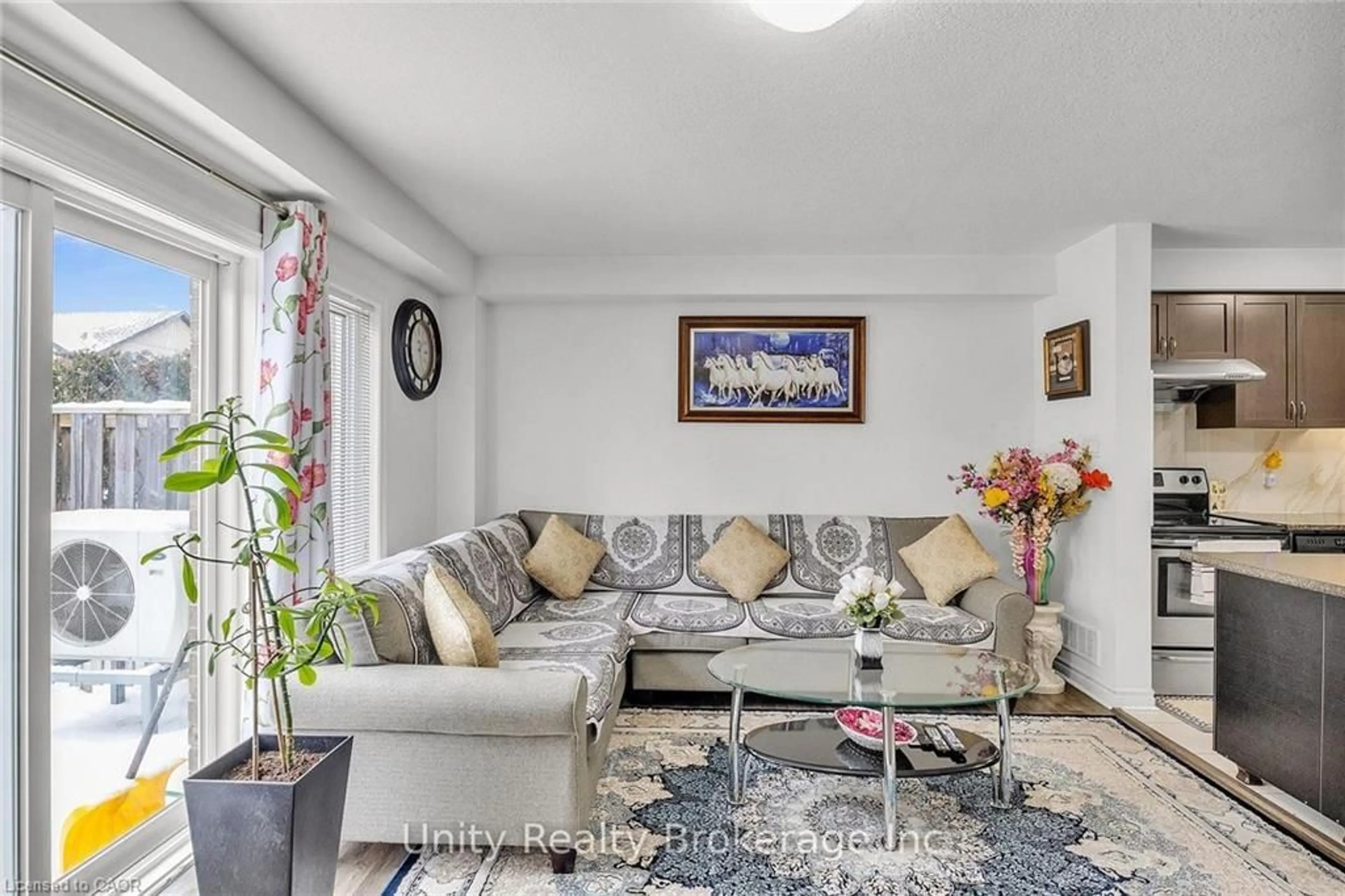 Living room with furniture, unknown for 44 Arlington Cres, Guelph Ontario N1L 1C3