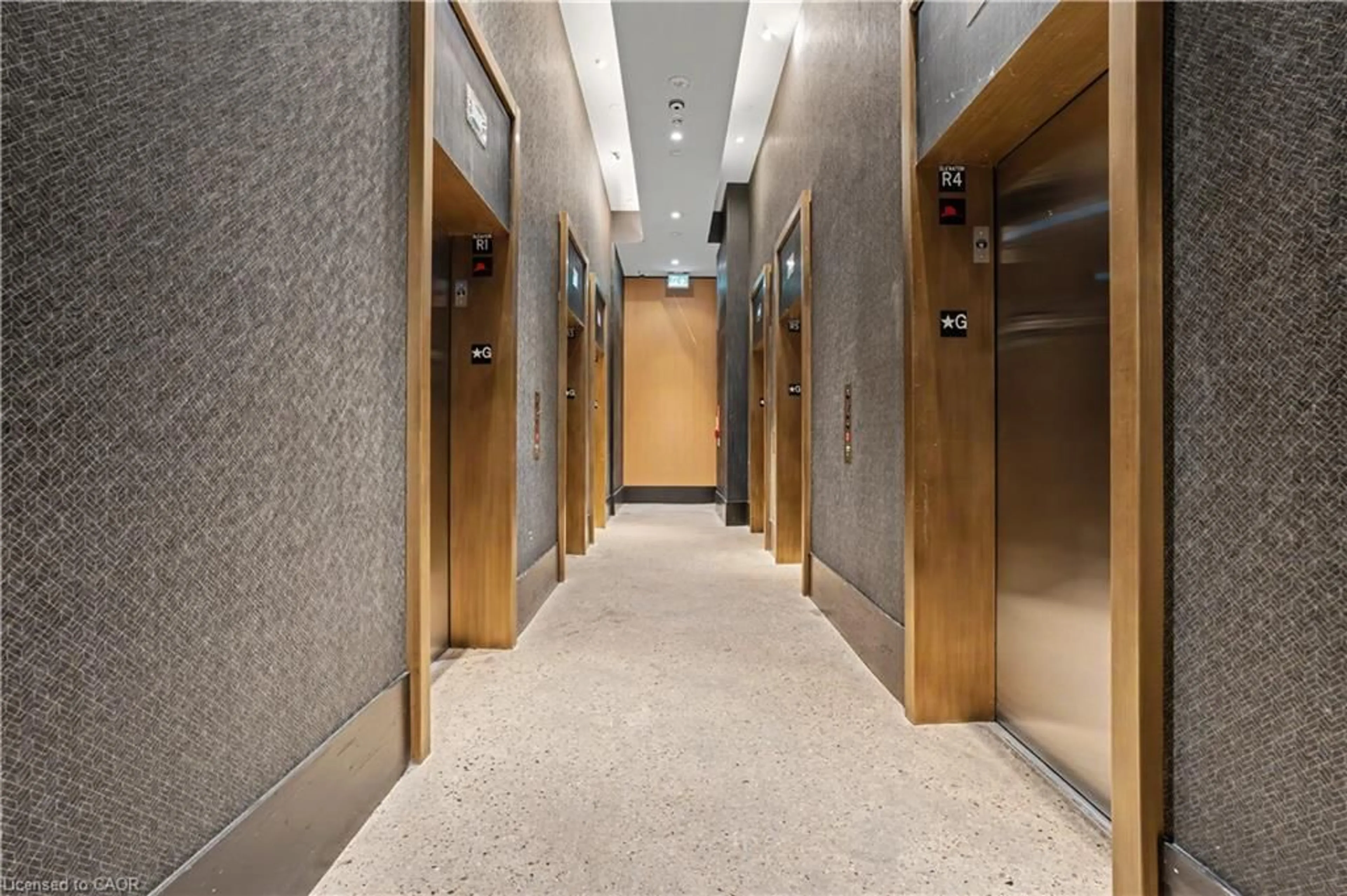 Indoor foyer for 2920 Highway 7 Hwy #3507, Vaughan Ontario L4K 0P4