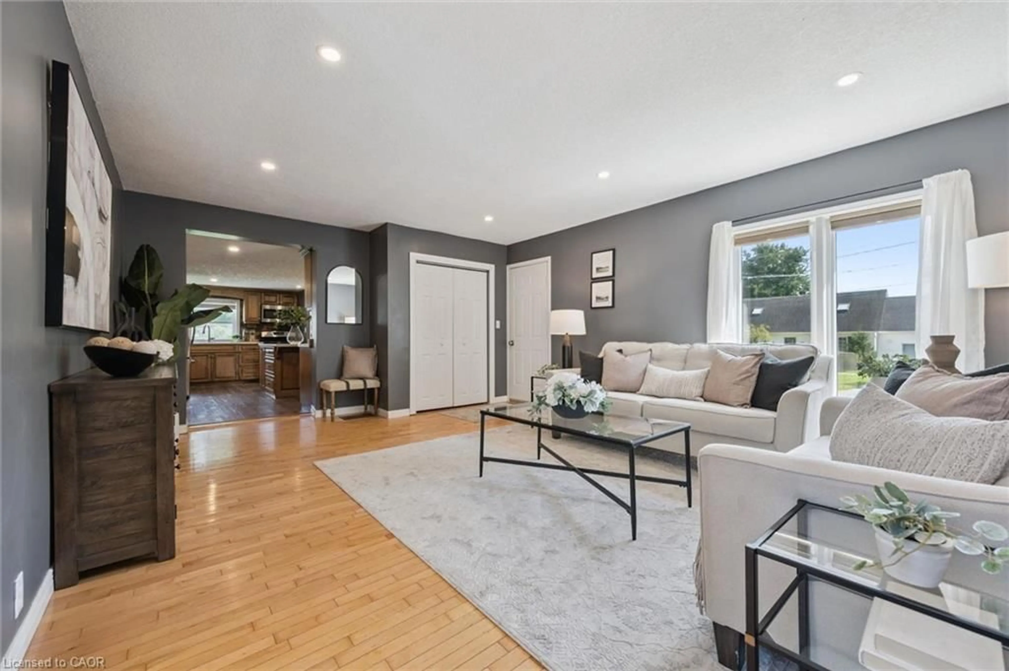 Living room with furniture, unknown for 91 Jane St, St. Clements Ontario N0B 2M0