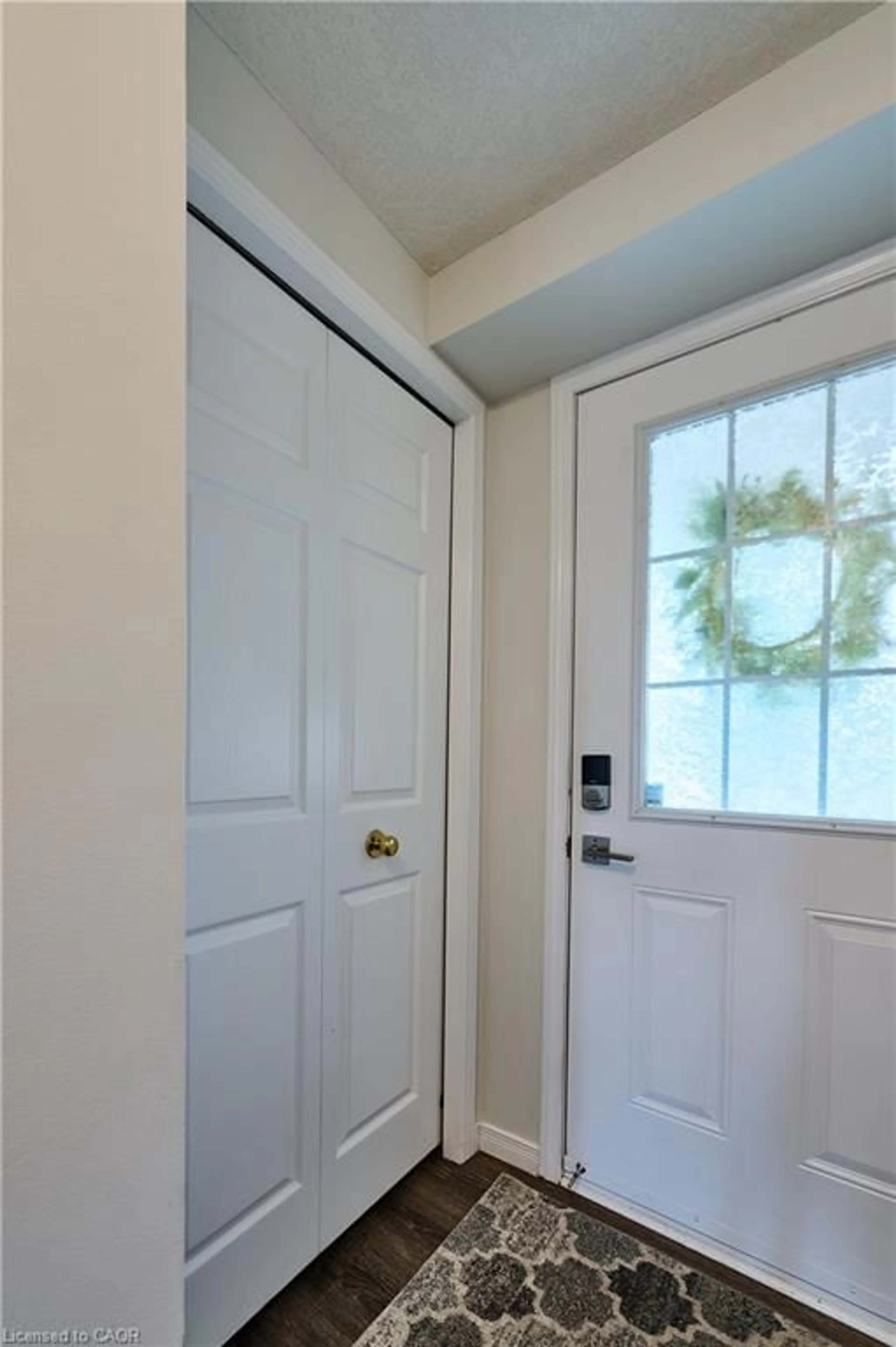 Indoor entryway for 212 Red Clover Crt, Kitchener Ontario N2E 4J5