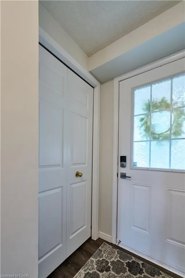 212 Red Clover Crt, Kitchener 4