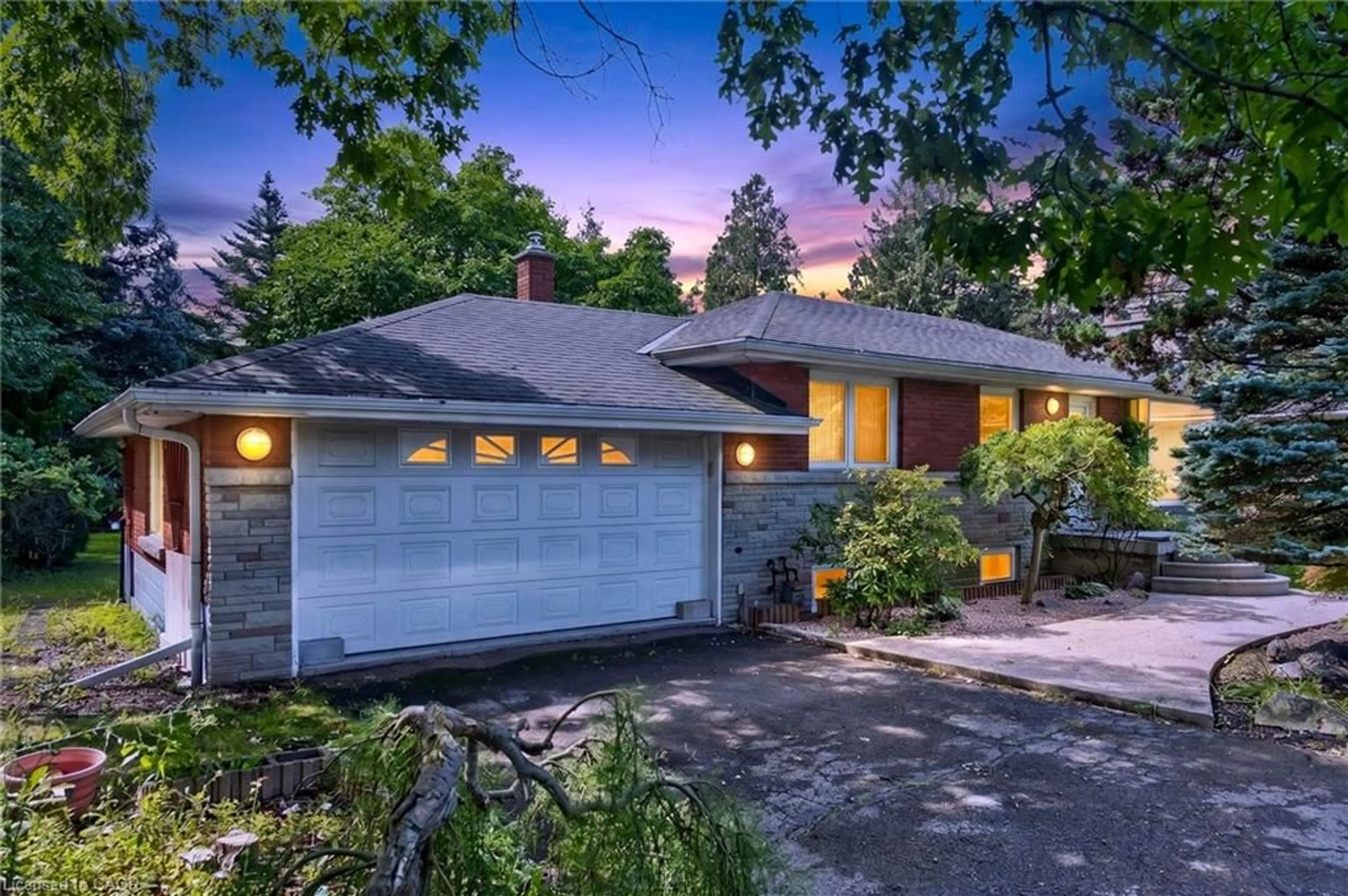 Home with brick exterior material, street for 170 Mohawk Rd, Ancaster Ontario L0G 2W9