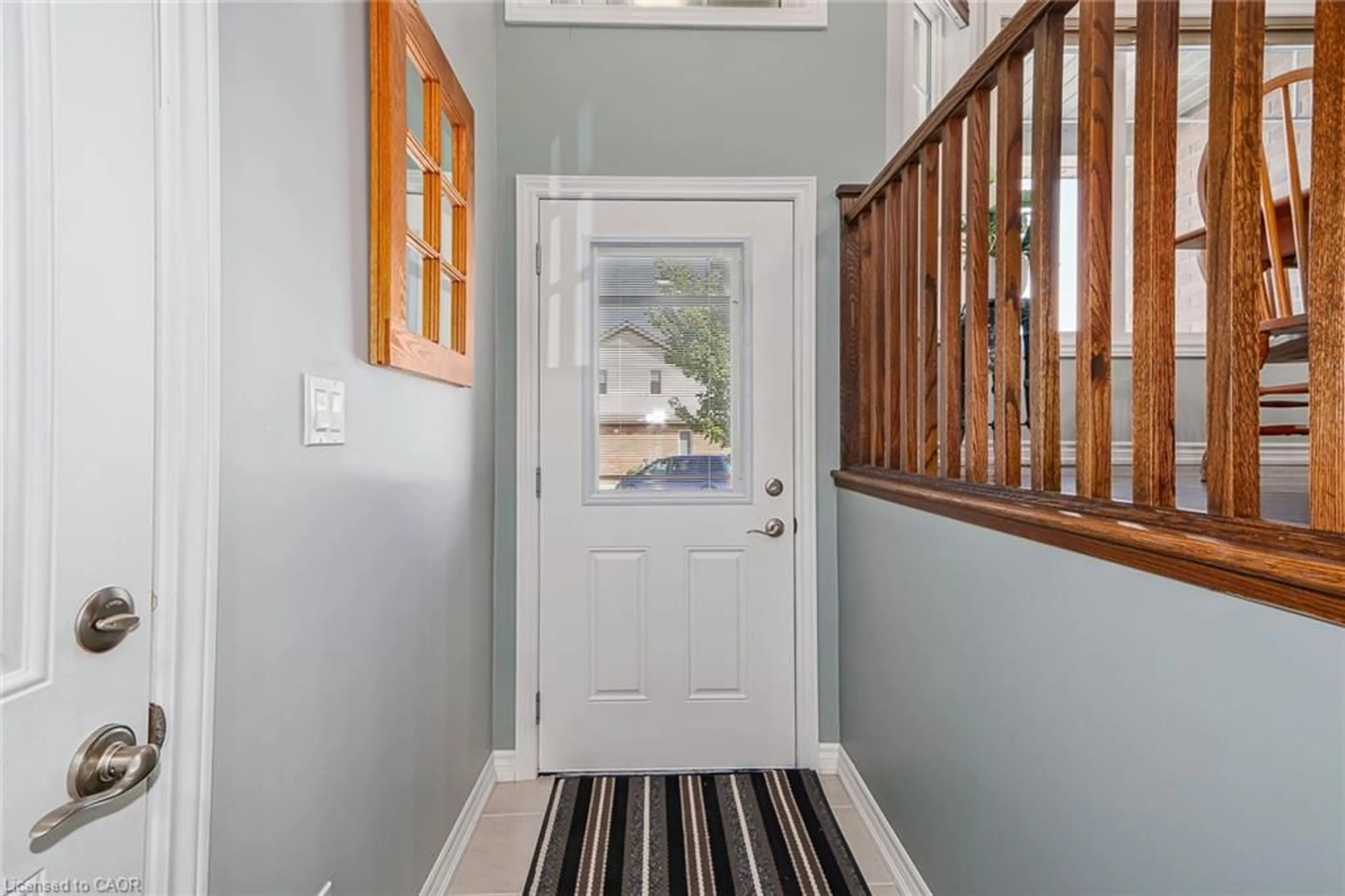 Indoor entryway for 39 Russett Dr, Meaford Ontario N4L 0A5