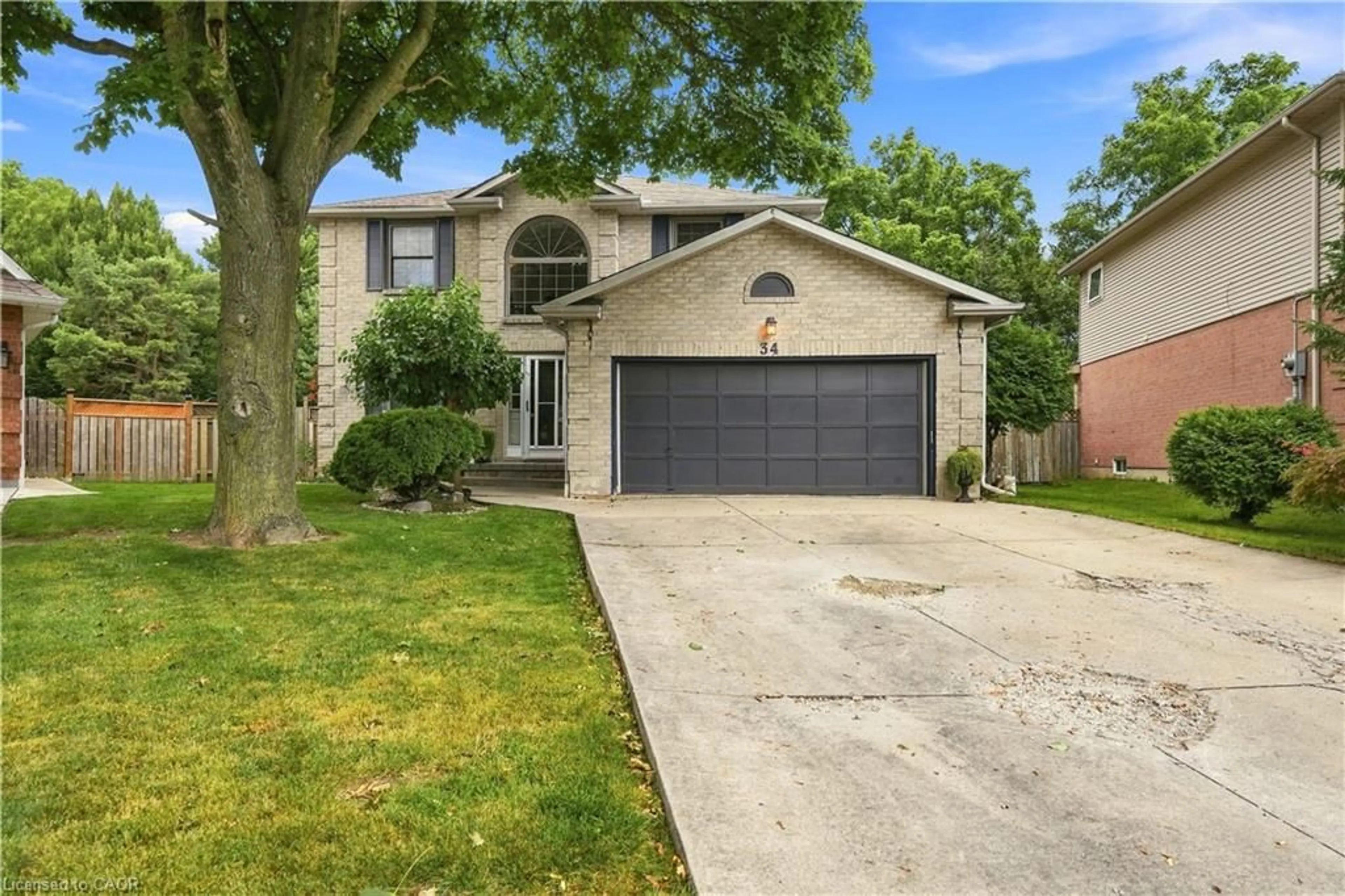 Unknown for 34 Lisajane Crt, Hamilton Ontario L9B 2N6