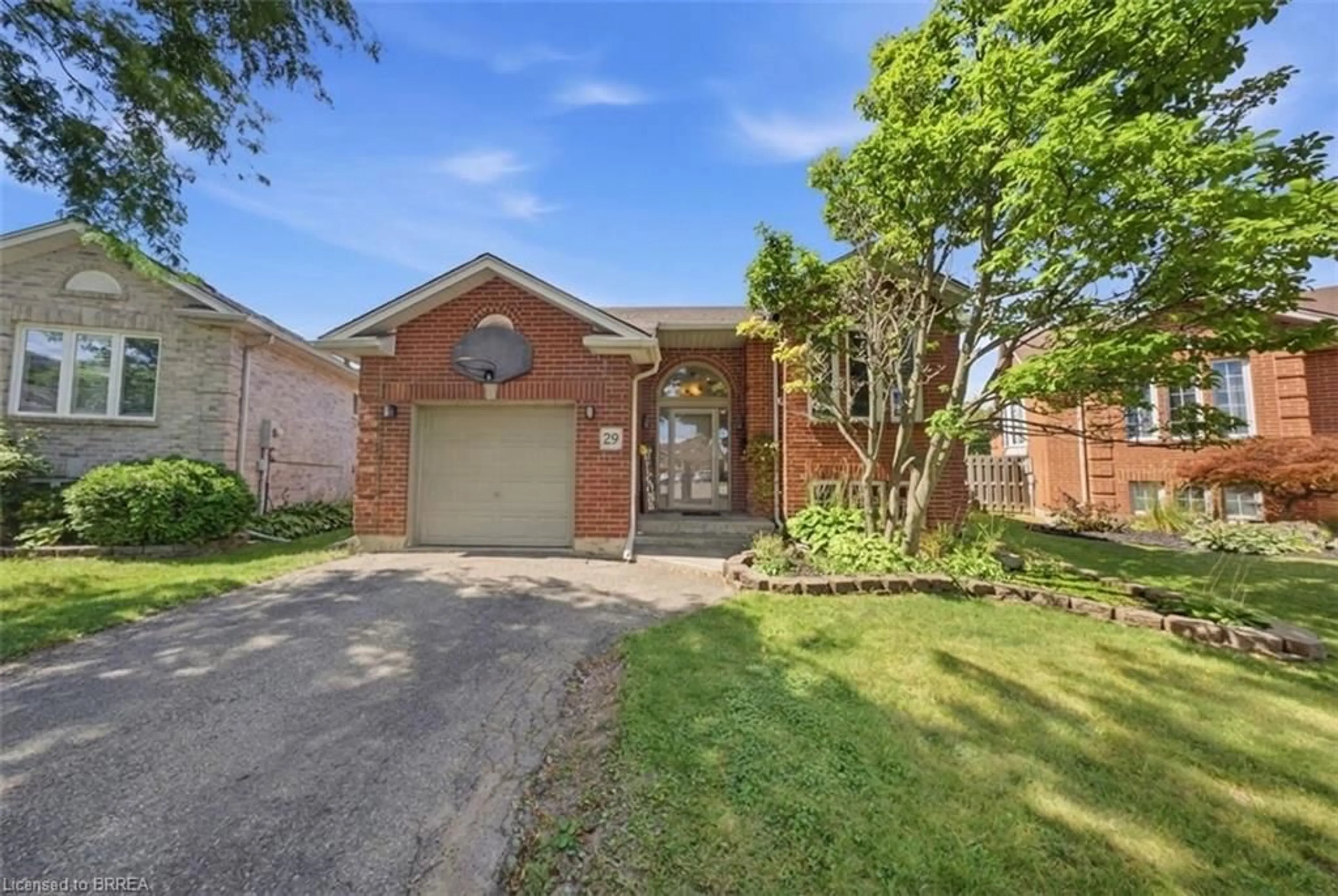 Home with brick exterior material, street for 29 Strong Crt, Brantford Ontario N3R 7Y4