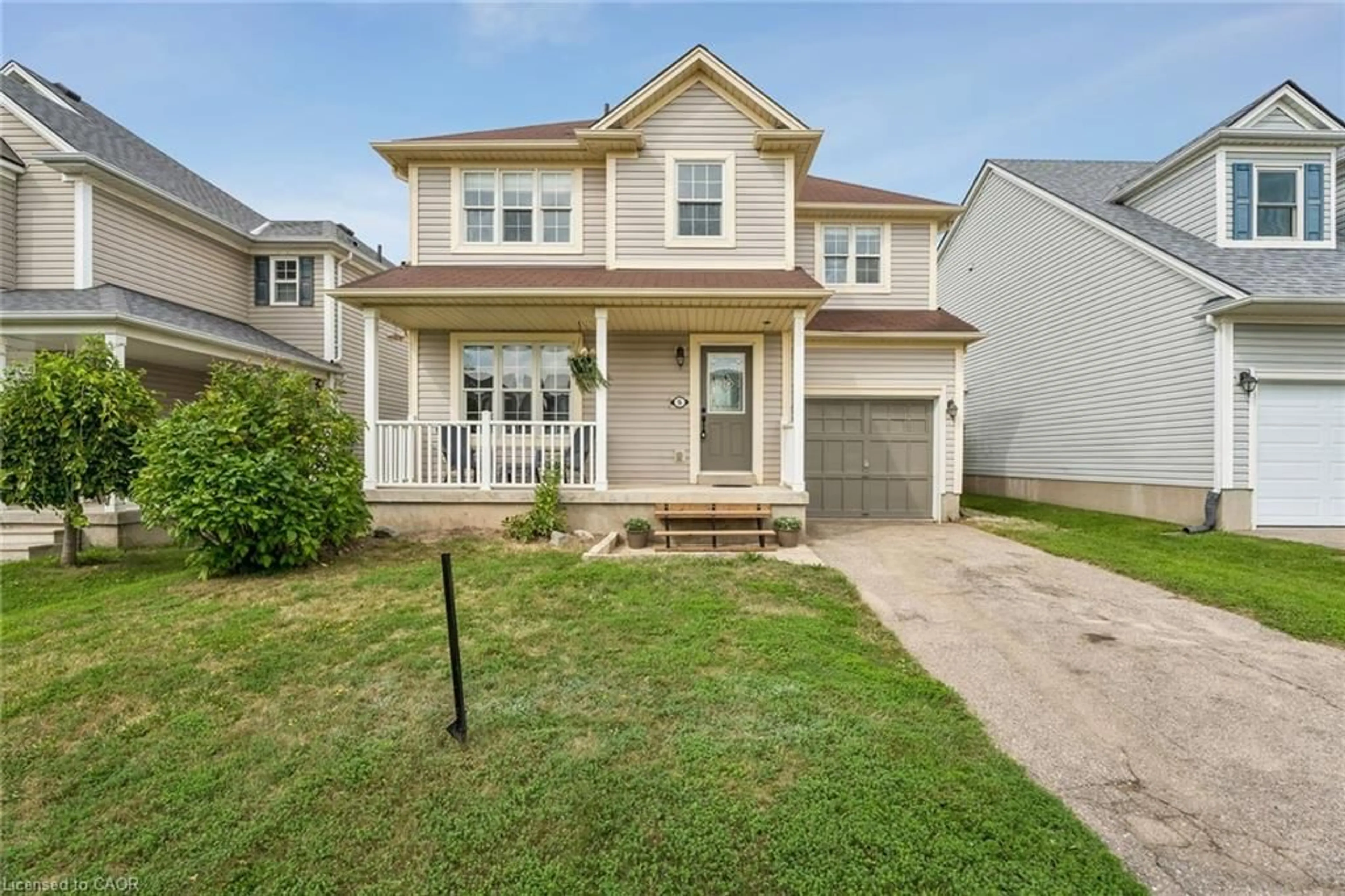 Home with vinyl exterior material, street for 5 Jones Lane, Brantford Ontario N3T 0A7