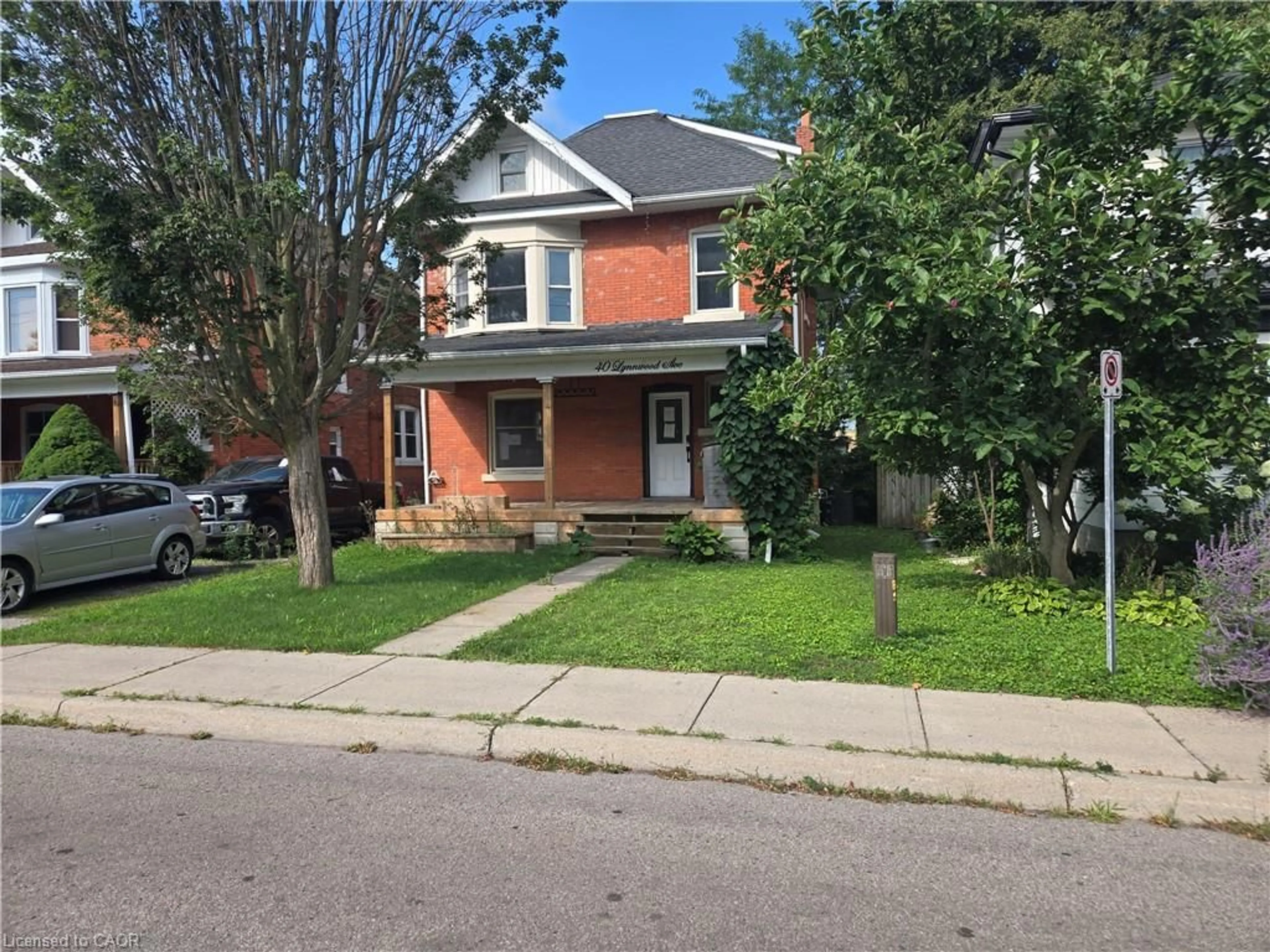 Home with brick exterior material, street for 40 Lynnwood Ave, Simcoe Ontario N3Y 2V6