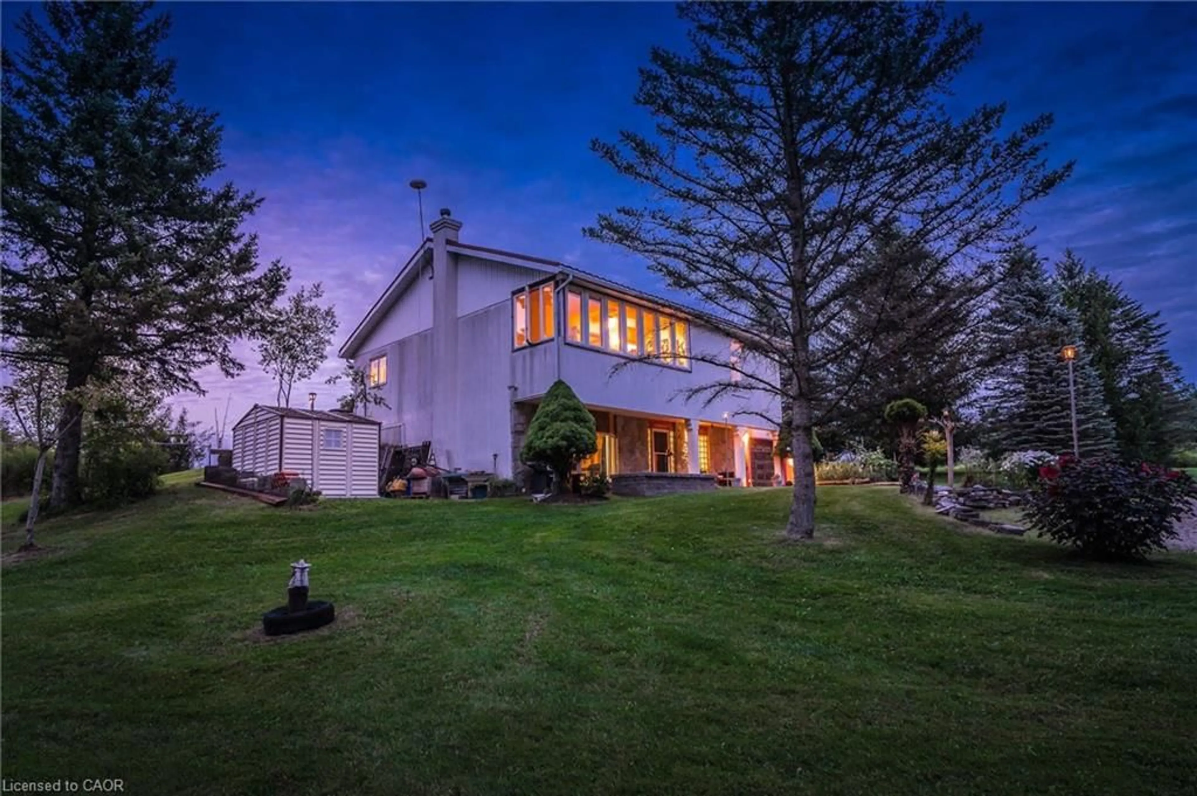 A pic from outside/outdoor area/front of a property/back of a property/a pic from drone, unknown for 7530 Macphersons Lane, Puslinch Ontario N0B 2J0