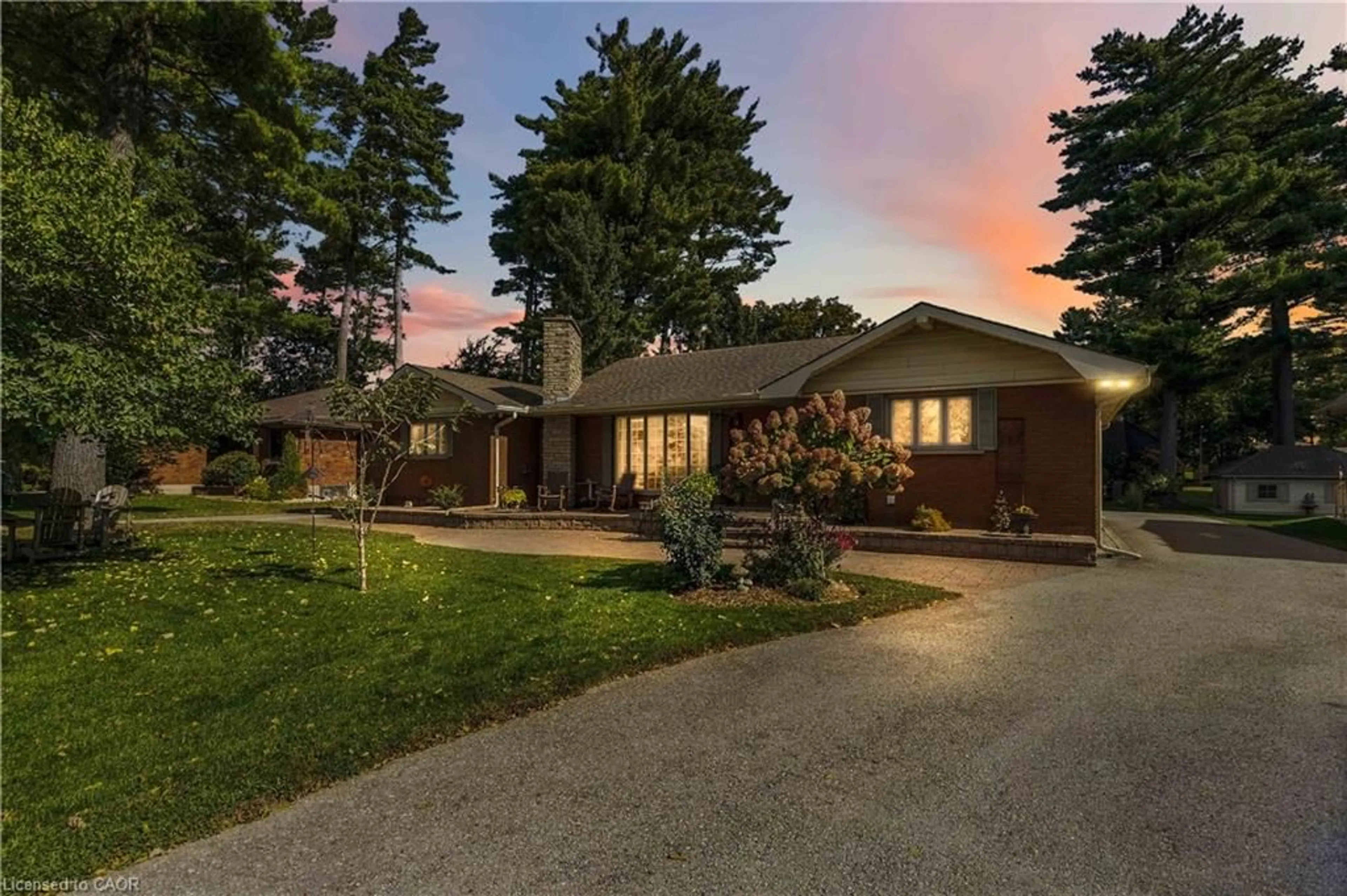 Unknown for 687 James St, Delhi Ontario N4B 2C6
