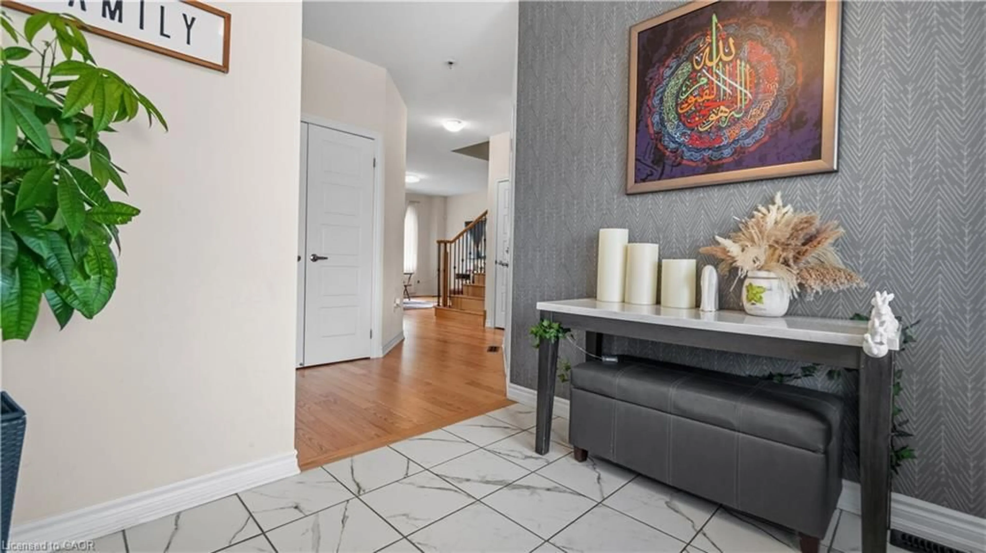 Indoor entryway for 61 Rainbow Dr, Caledonia Ontario N3W 0E7