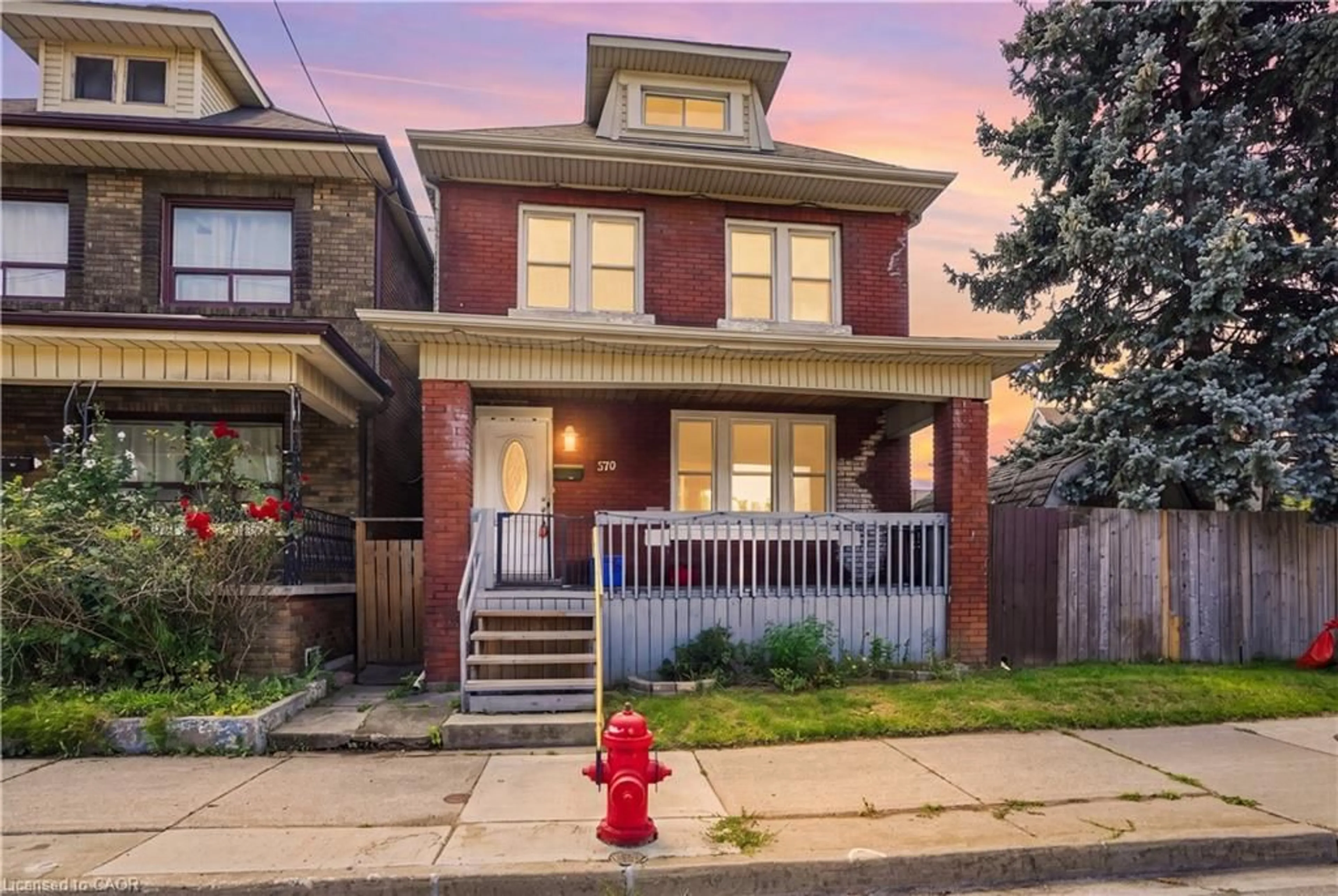 Home with brick exterior material, street for 570 Cannon St, Hamilton Ontario L8L 2G4