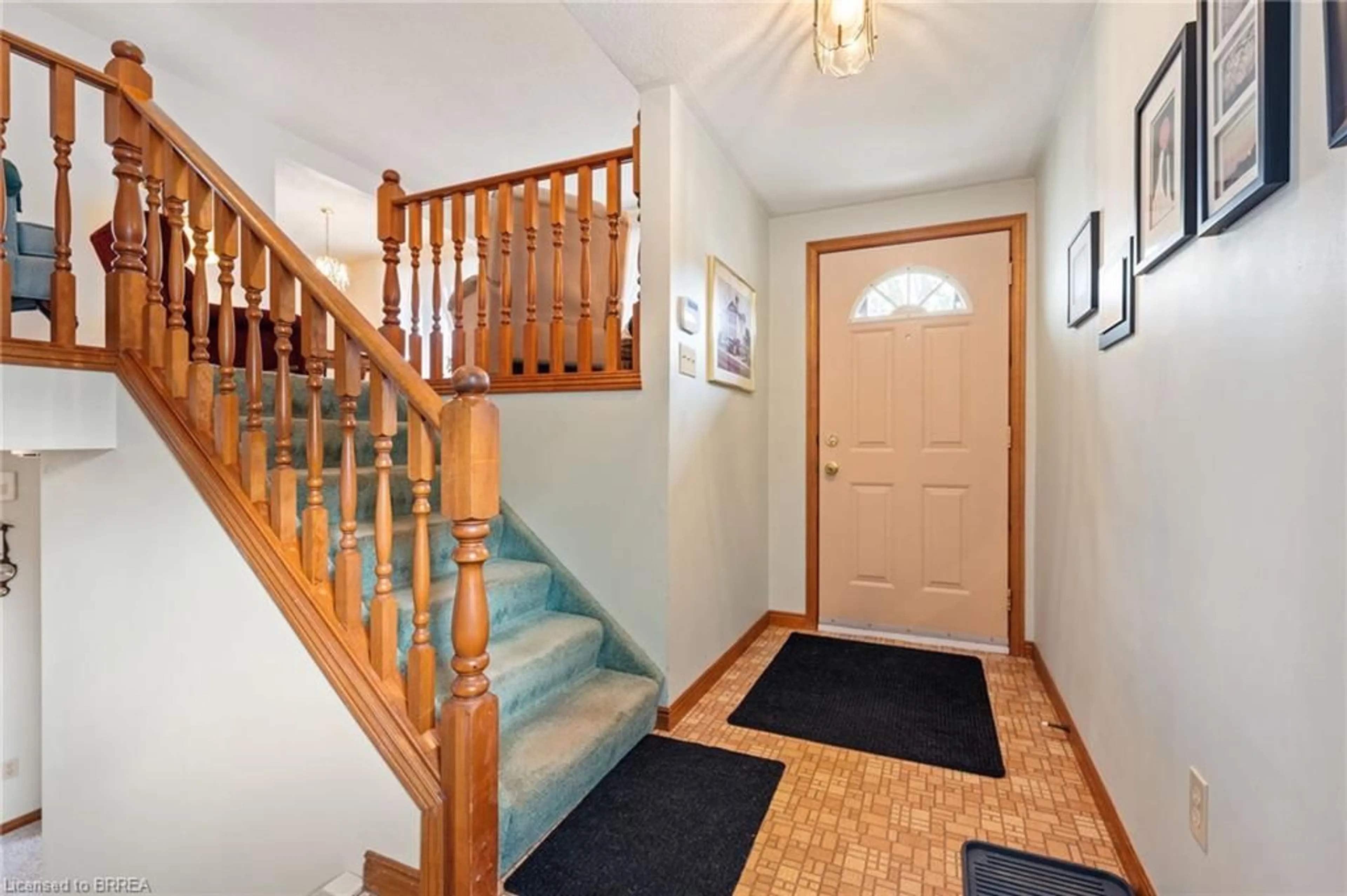 Indoor entryway for 55 Edward St, Brantford Ontario N3S 1V4