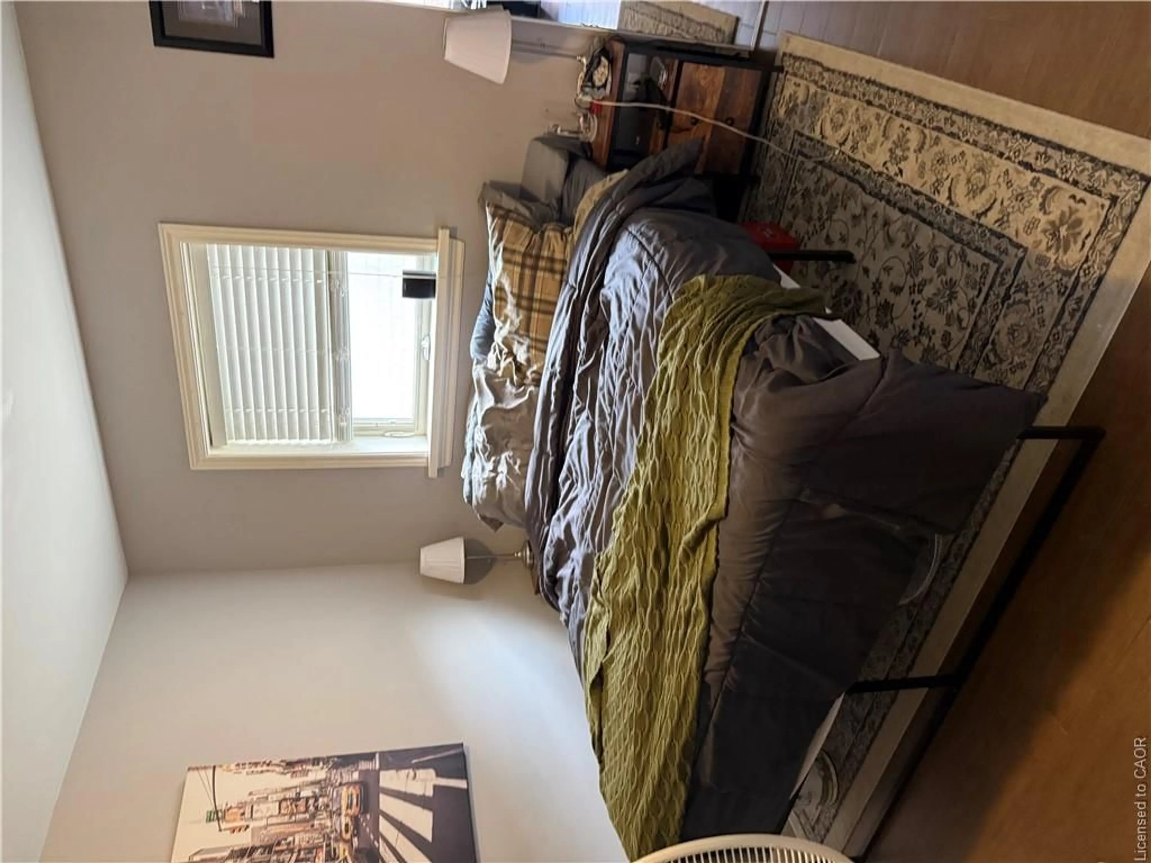 A pic of a room for 947 Main St #2, Hamilton Ontario L8M 1M9