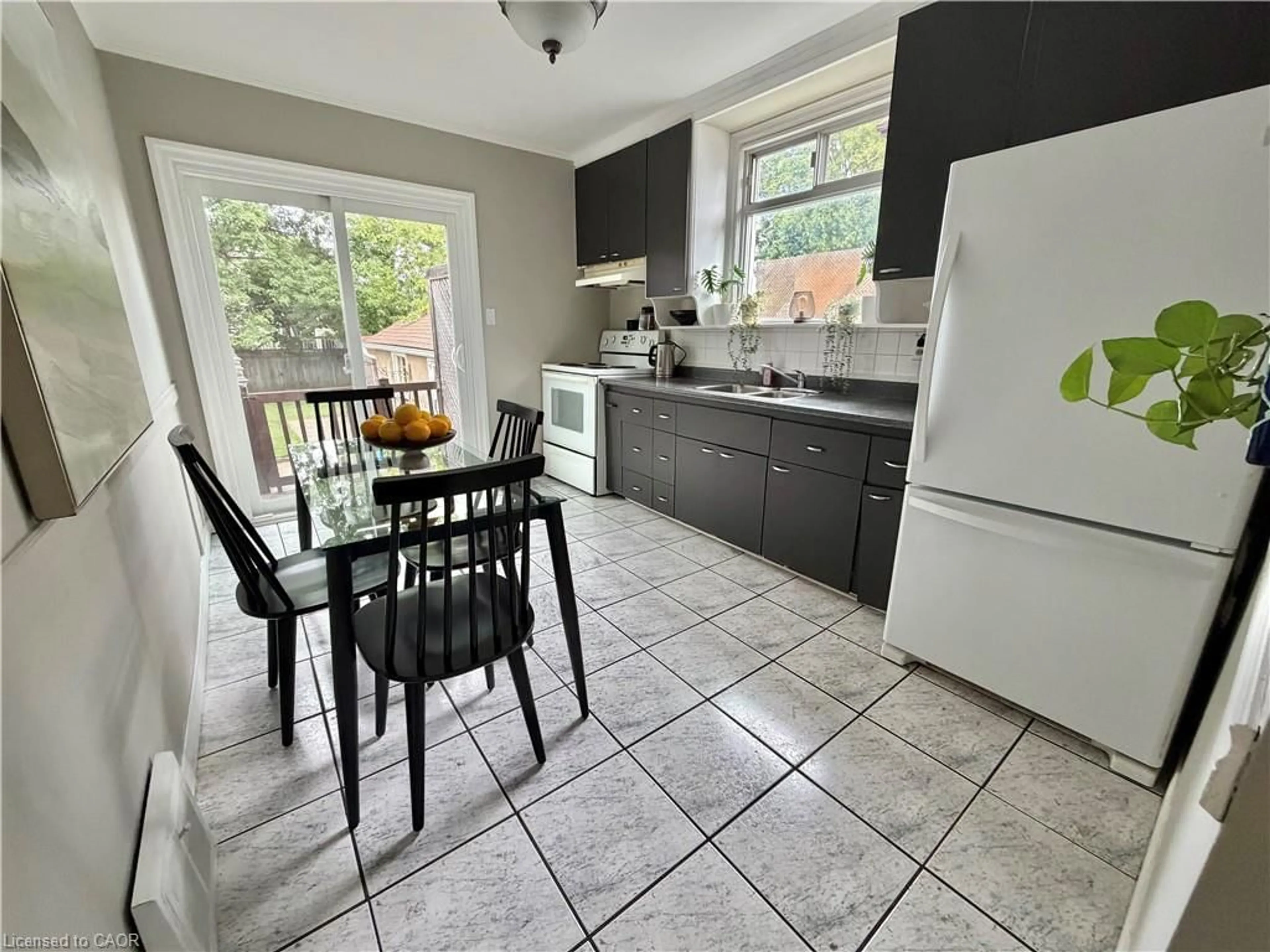 Unknown for 446 Upper Gage Ave, Hamilton Ontario L8V 4H9