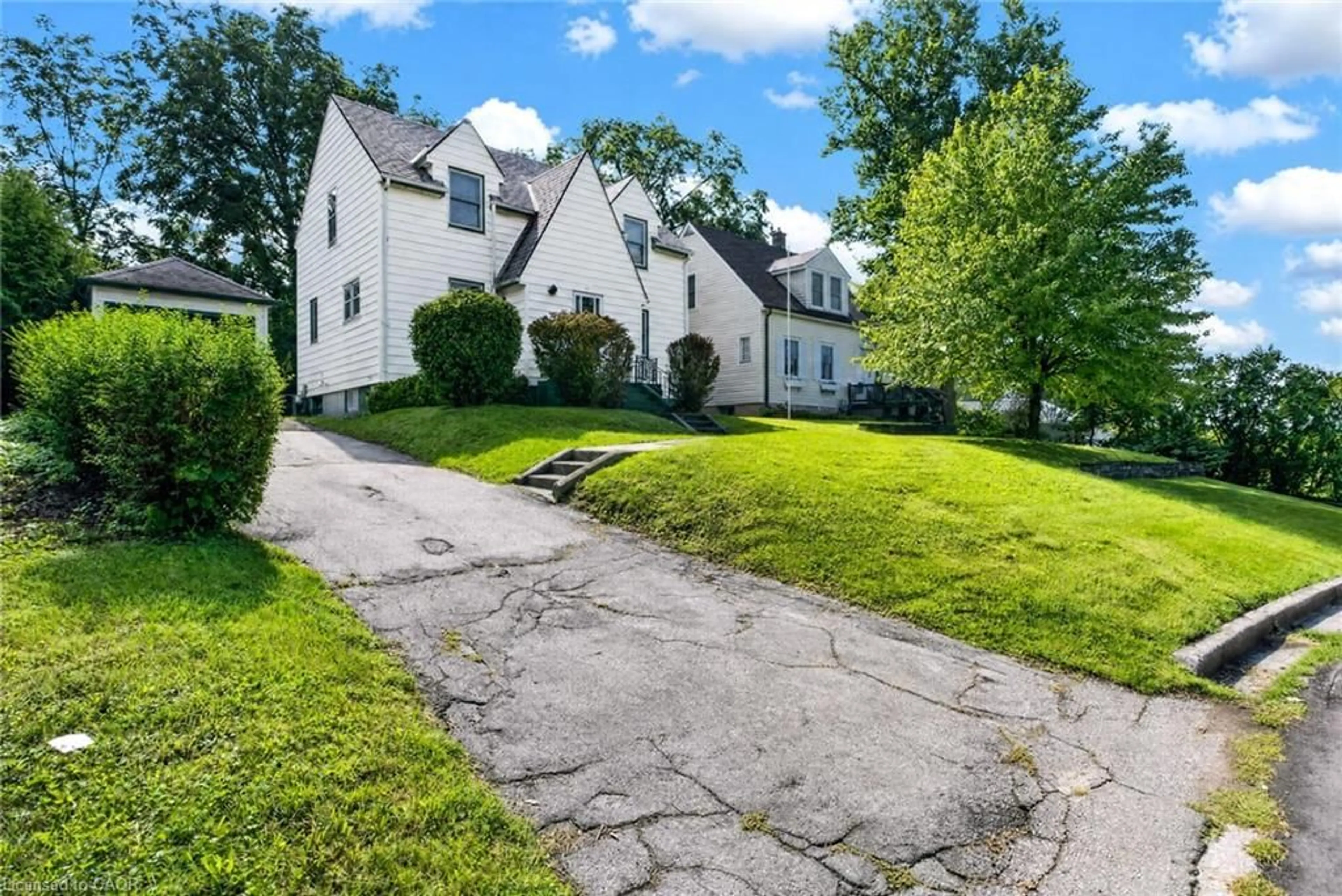 A pic from outside/outdoor area/front of a property/back of a property/a pic from drone, street for 21 Ormond Cres, Simcoe Ontario N3Y 1Y3