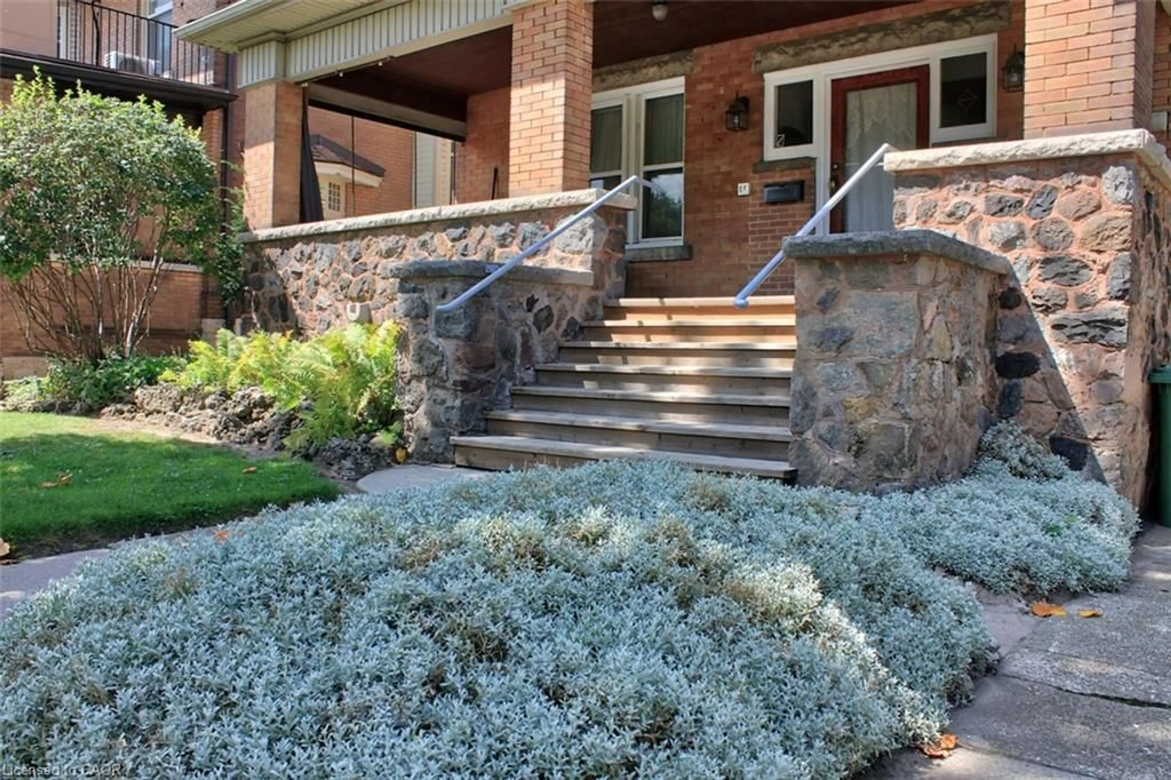 Unknown for 22 Blake St, Hamilton Ontario L8M 2S5