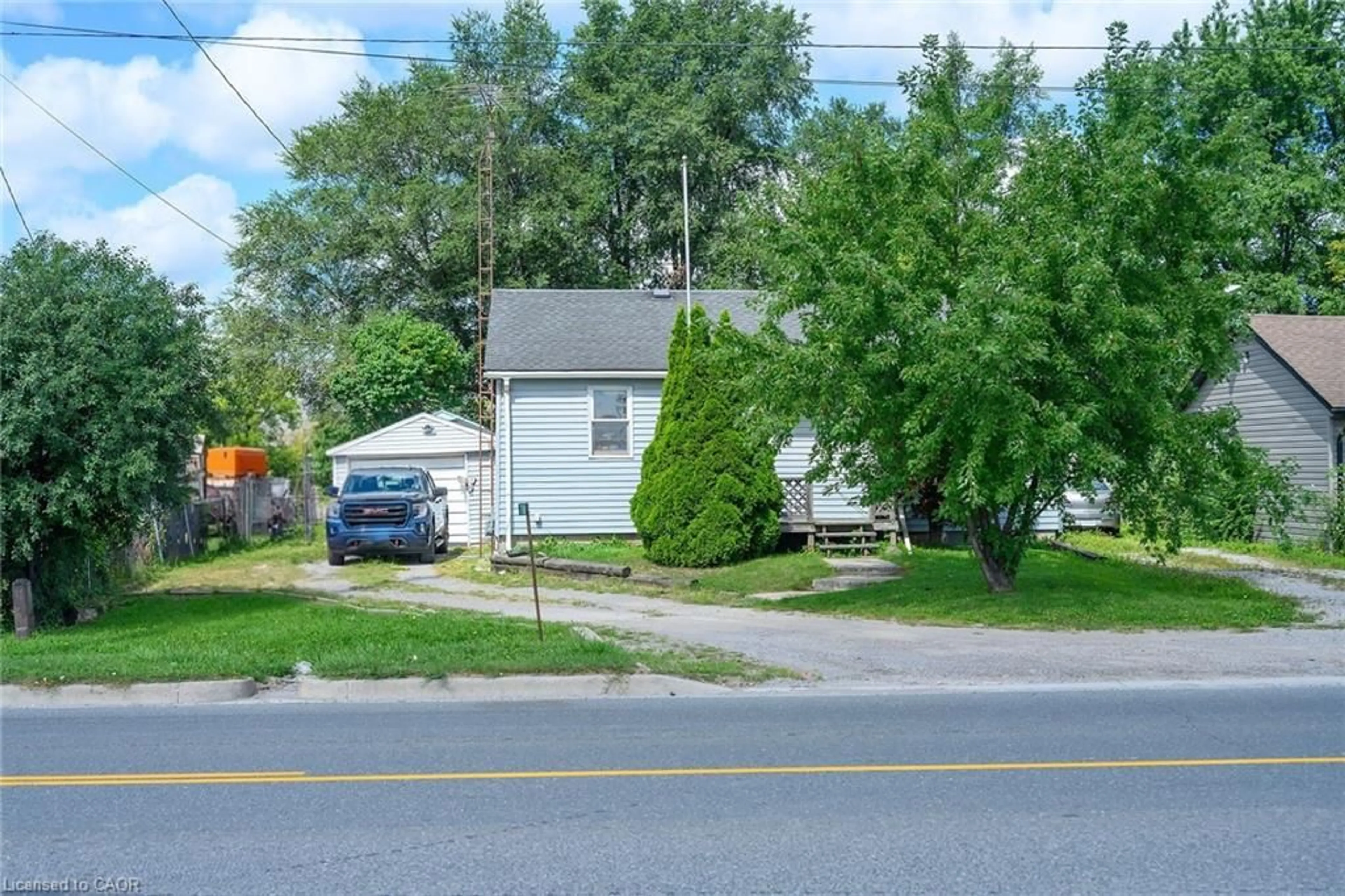A pic from outside/outdoor area/front of a property/back of a property/a pic from drone, street for 786 Nebo Rd, Hamilton Ontario L0R 1P0
