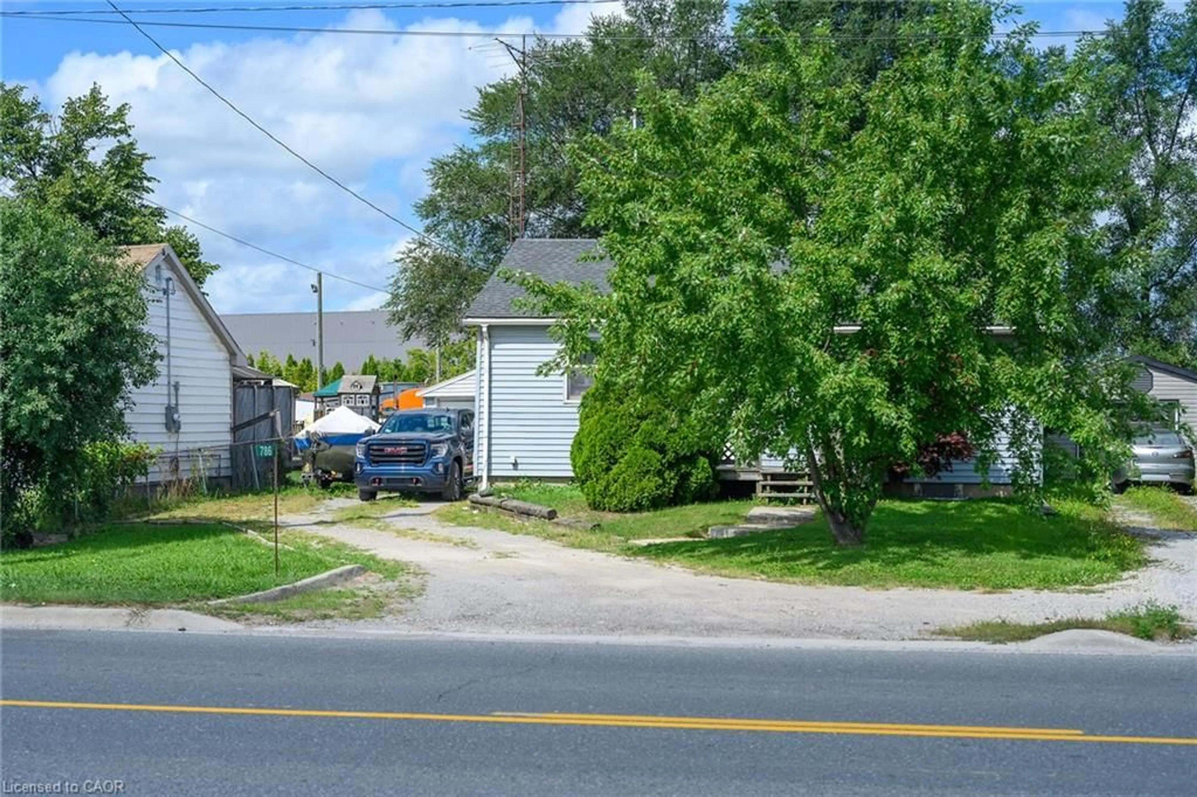 A pic from outside/outdoor area/front of a property/back of a property/a pic from drone, street for 786 Nebo Rd, Hamilton Ontario L0R 1P0