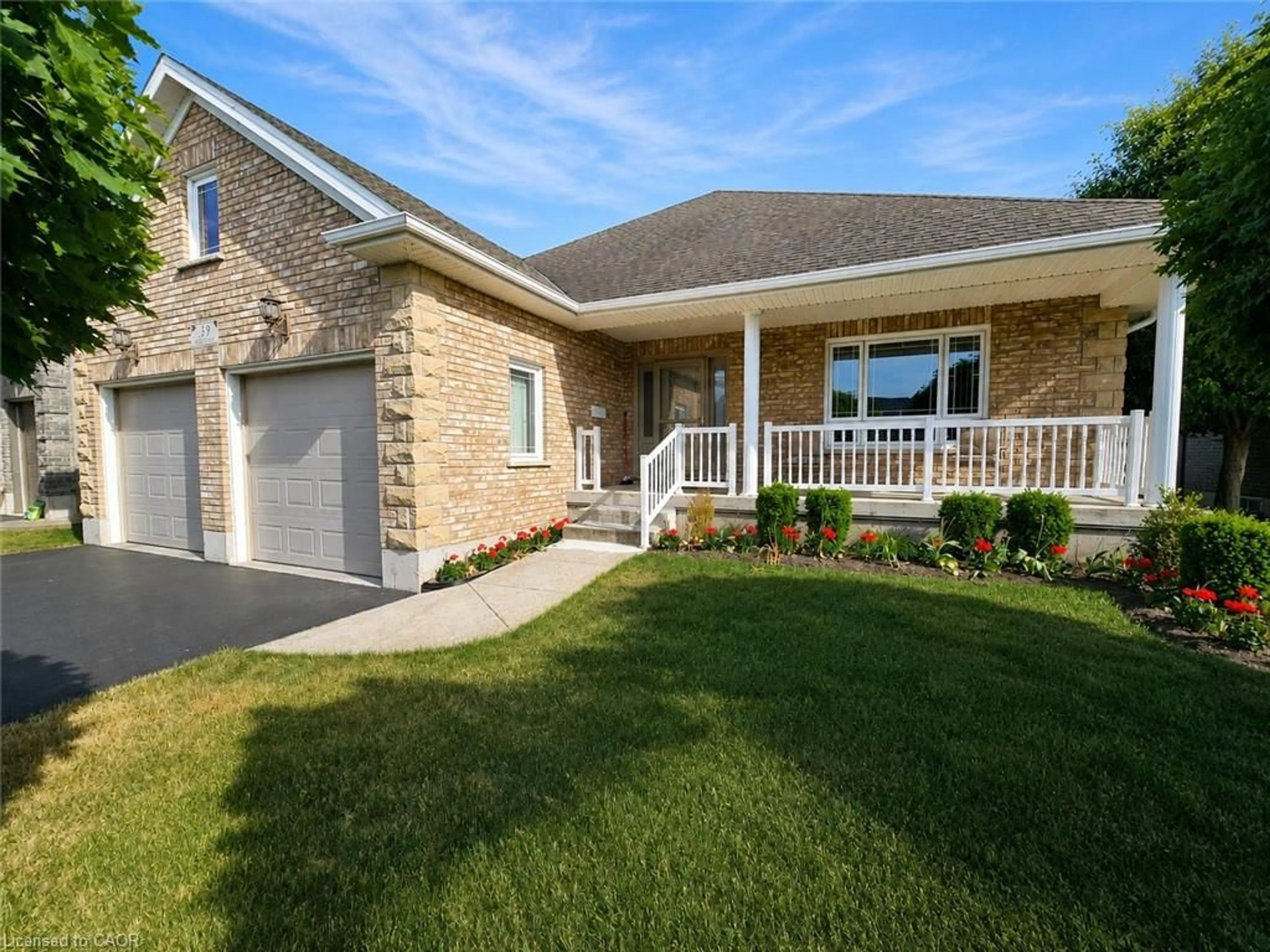 Home with brick exterior material, street for 39 Ross Ave, Simcoe Ontario N3Y 0B2