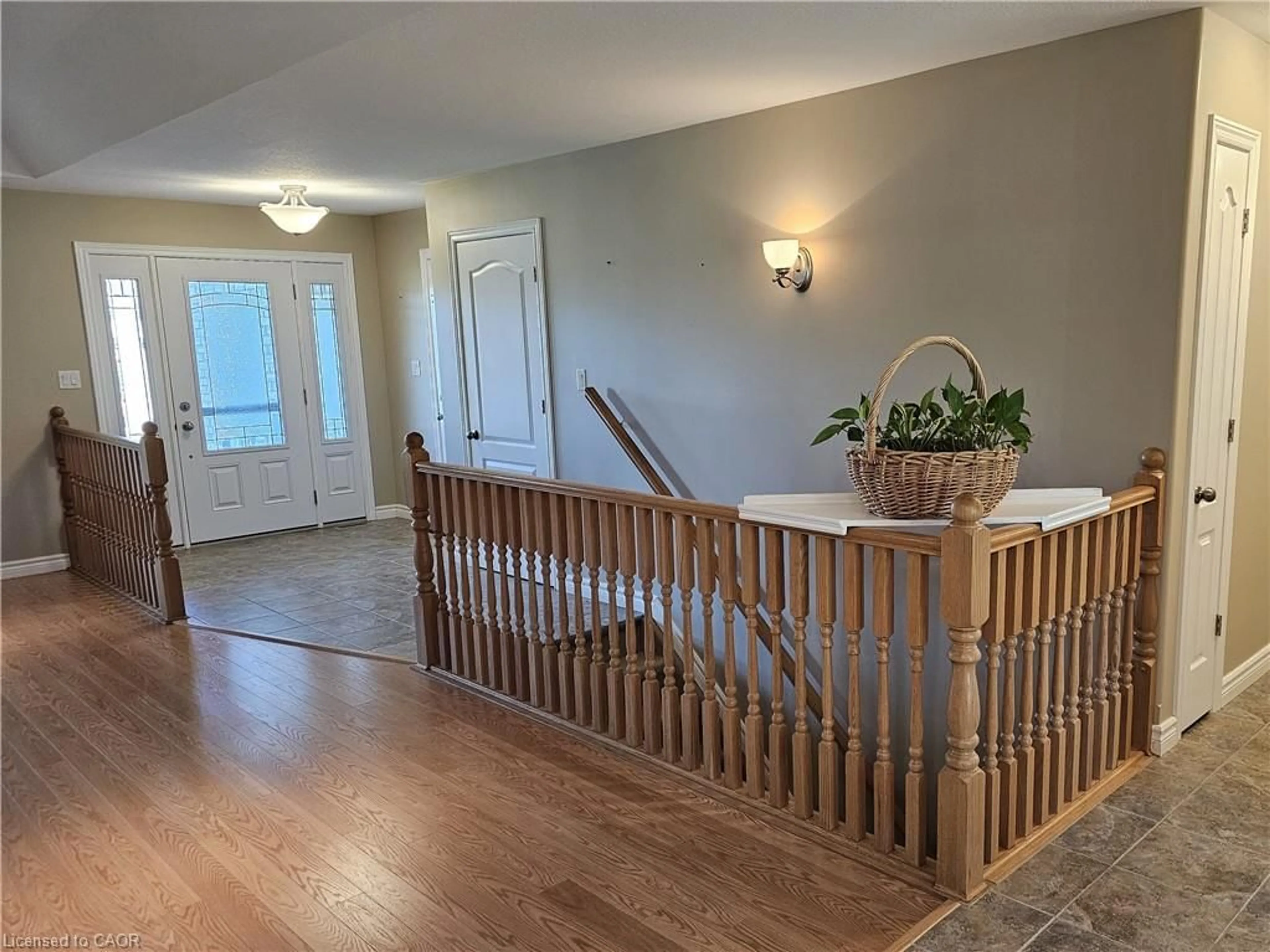 Indoor entryway for 39 Ross Ave, Simcoe Ontario N3Y 0B2